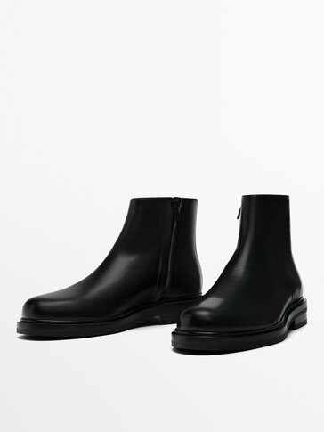 Black leather boots | Massimo Dutti US