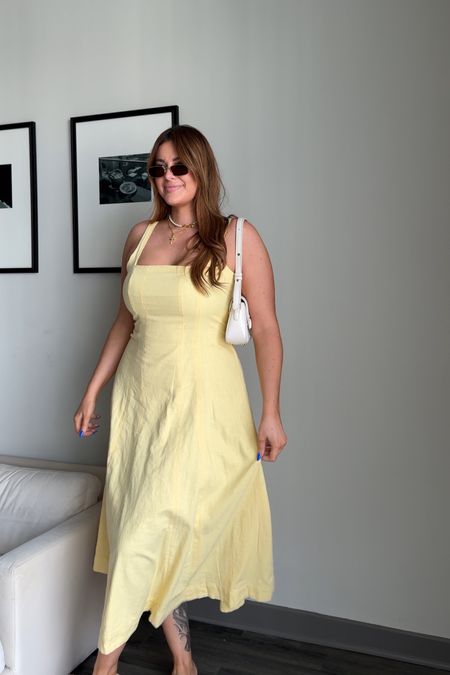 Yellow midi summer dress ☀️🥂🌻💛 so cute for farmers markets, brunch, or a girls day :) (wearing large tall!)
I’m 5’9” // 180lbs // 36DD 