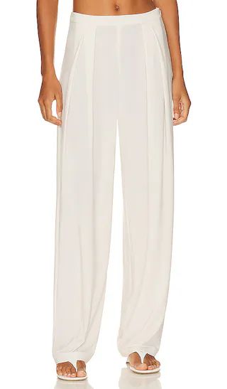 Tapered Pleated Trouser in Bone | Revolve Clothing (Global)