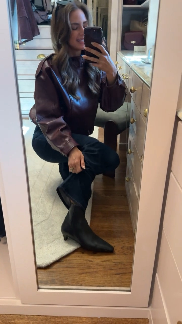 OOTD - lunch with a gf & then school pick up! It finally feels like fall so bringing out all the jackets finally 🍂



#LTKItBag #LTKShoeCrush #LTKStyleTip