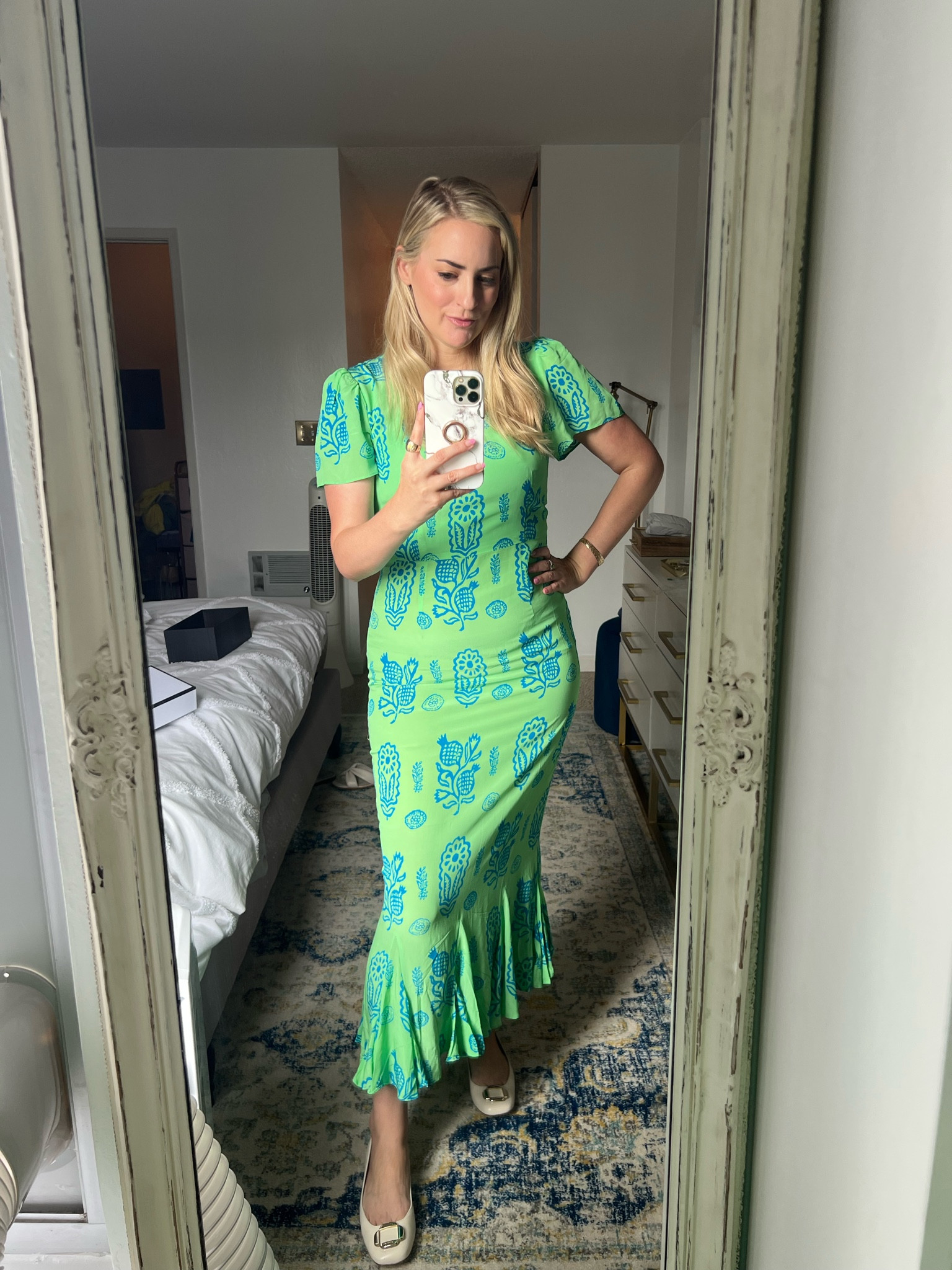 green emerald velvet dress RHODE Lulani Midi Dress – DGFOutlet main image 1