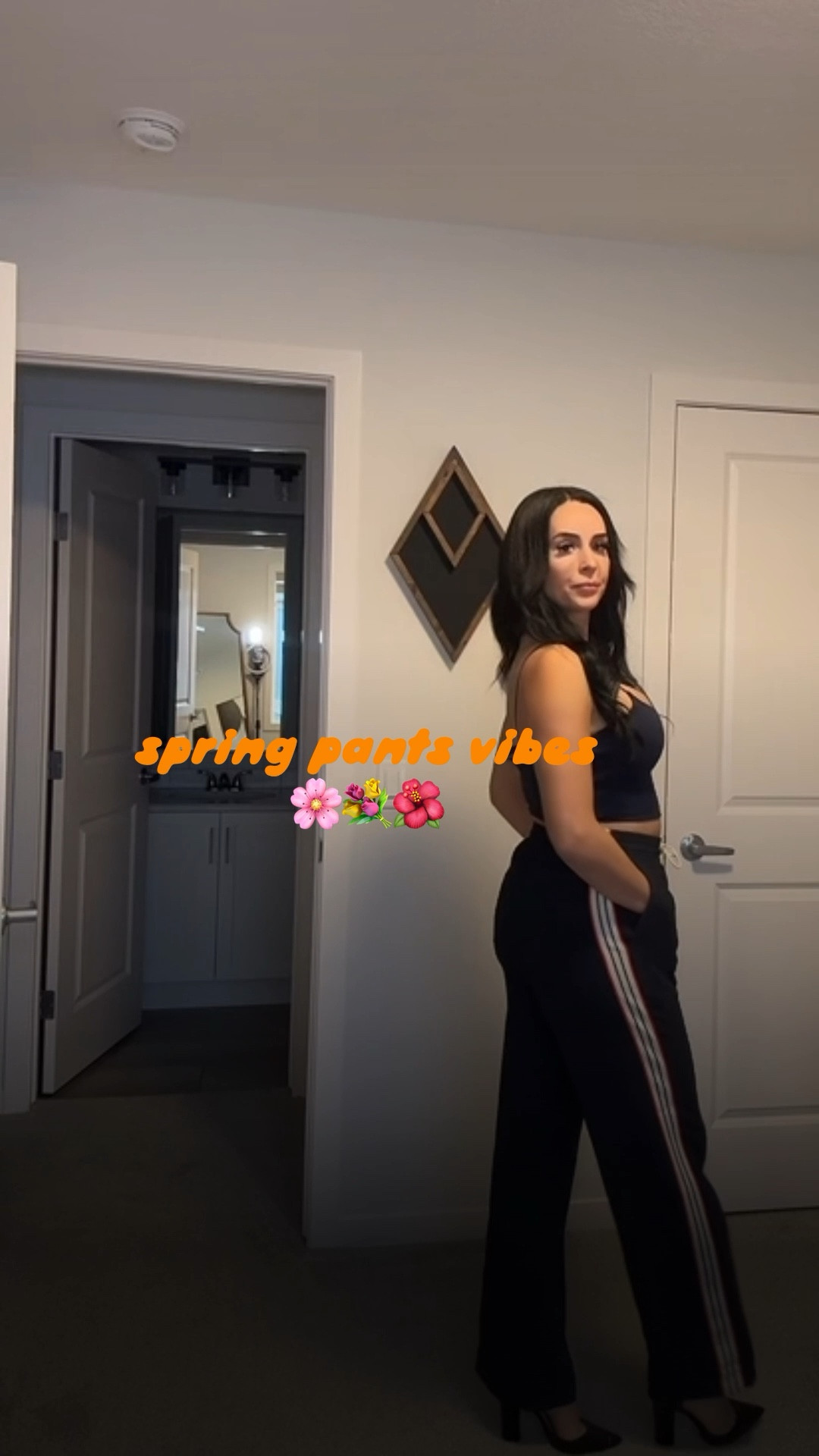 Date Night Outfit

First day of spring and Aritzia pants giving the vibes 🌸🌸🌷🌺.

These are the Thesis pants and come in so many colours and have the draw string so extra comfy 🩵💚🩷.

Wearing size small. 

#LTKcanada #LTKspring #LTKsummer