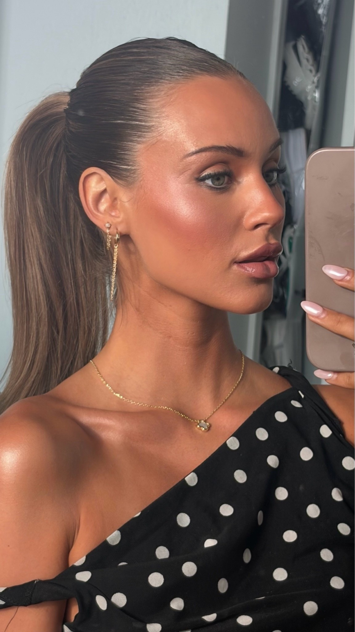 golden hour glowy makeup perfect for a girls night or date night 🖤☀️

#LTKgrwm #LTKBeauty #LTKU