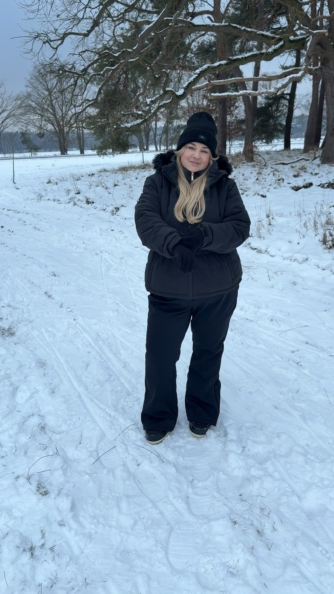 Winter / Ski Favoriten 👋🏻

#plussizefashion #skisachen #winterboots #skihose #skijacke #winterjacke 

#LTKFashionMonth #LTKplussize #LTKwinter