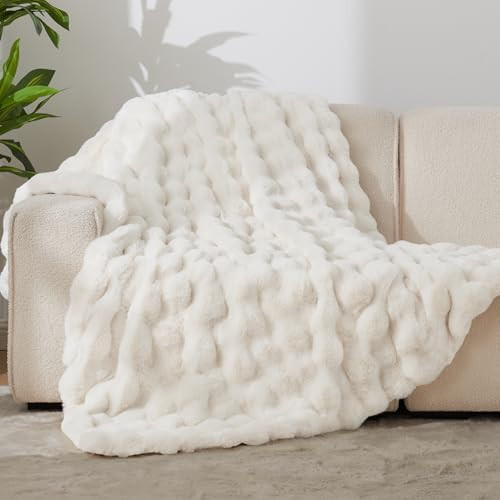 Bedsure Faux Fur Blanket, White Soft and Fluffy Blanket, Fuzzy Cozy Plush Bubble Blanket for Couc... | Amazon (US)