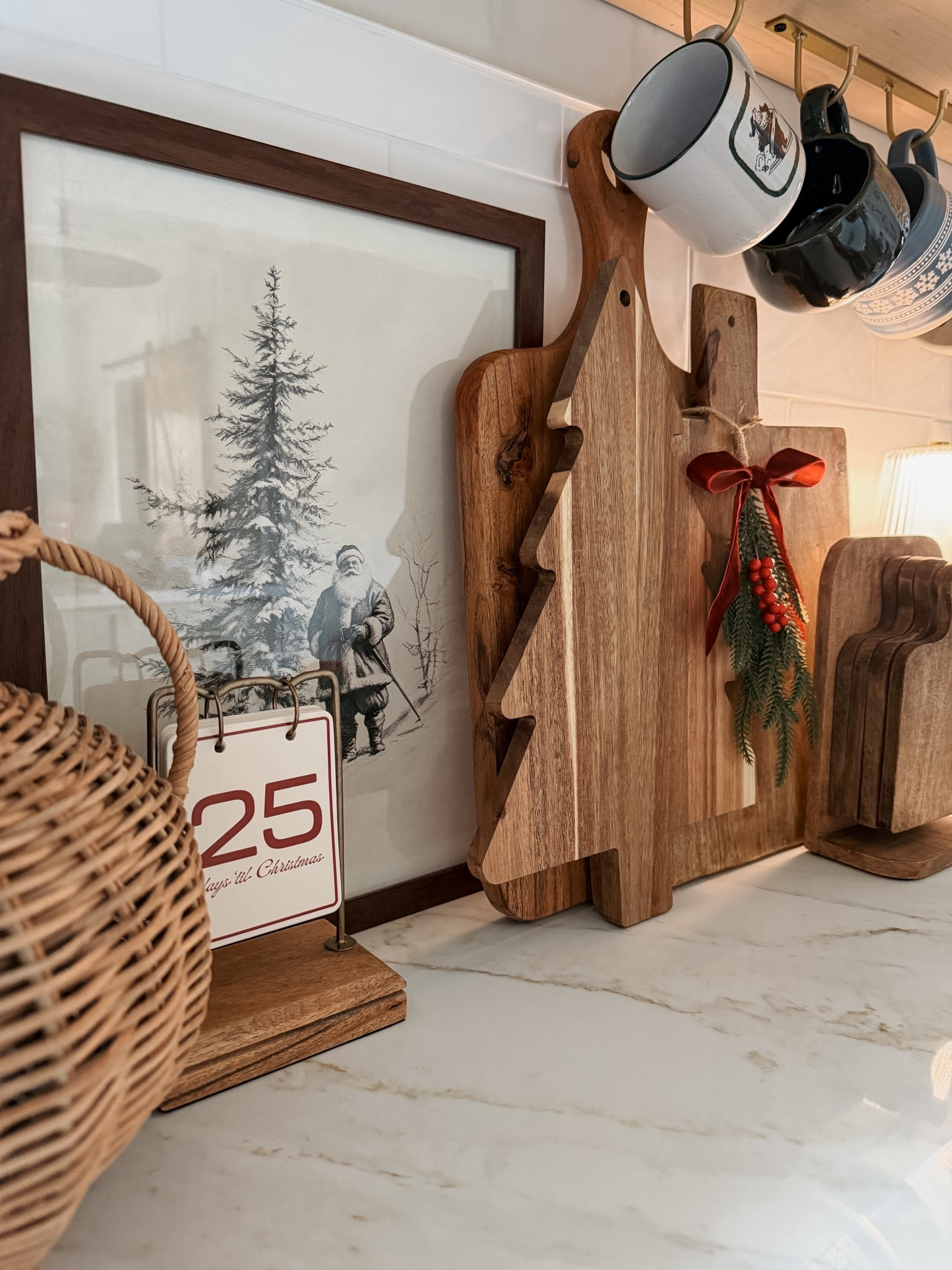 Obsessed with this Santa artwork 🎅🏼

#LTKHoliday #LTKSeasonal #LTKU