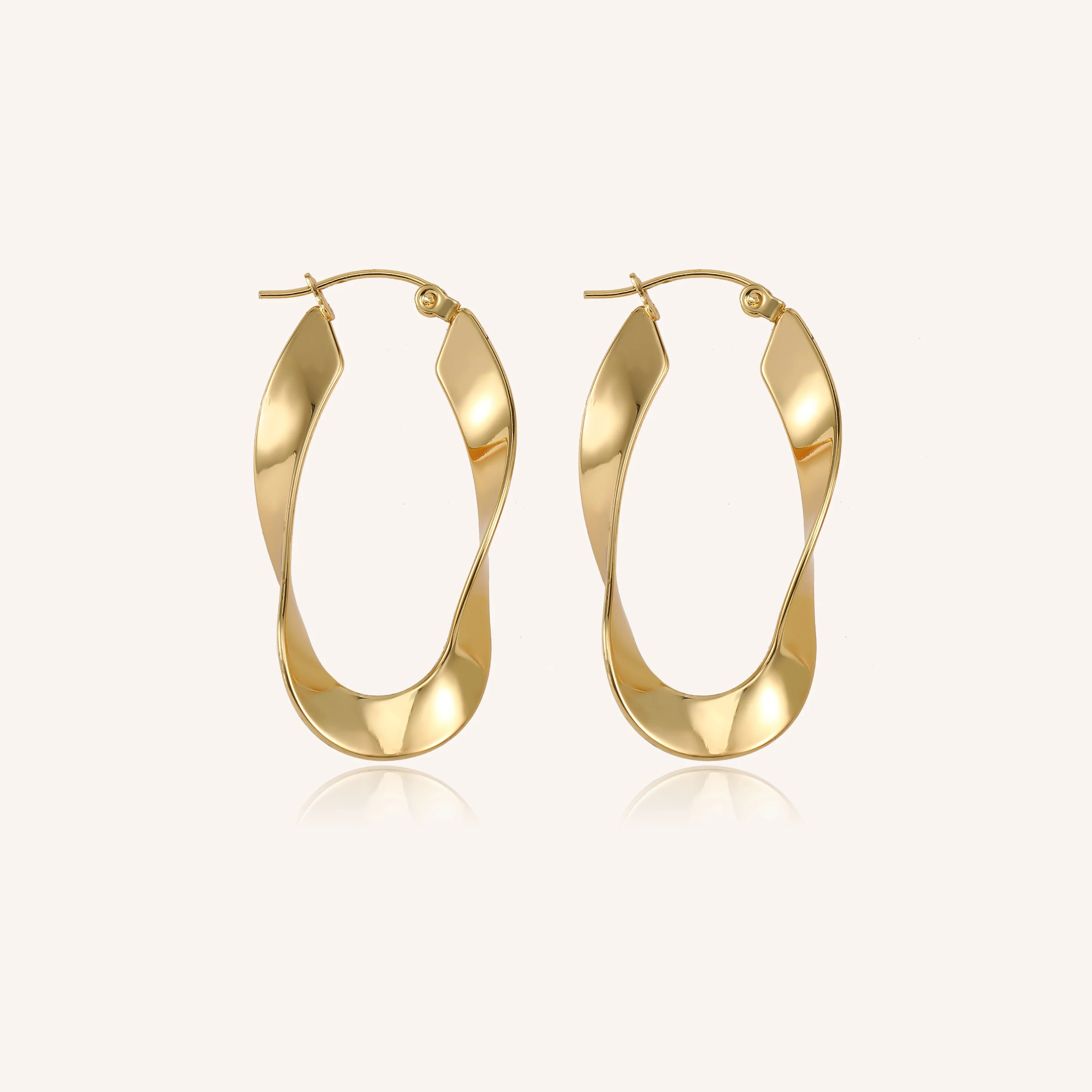 Ava Swirl Hoop | Victoria Emerson