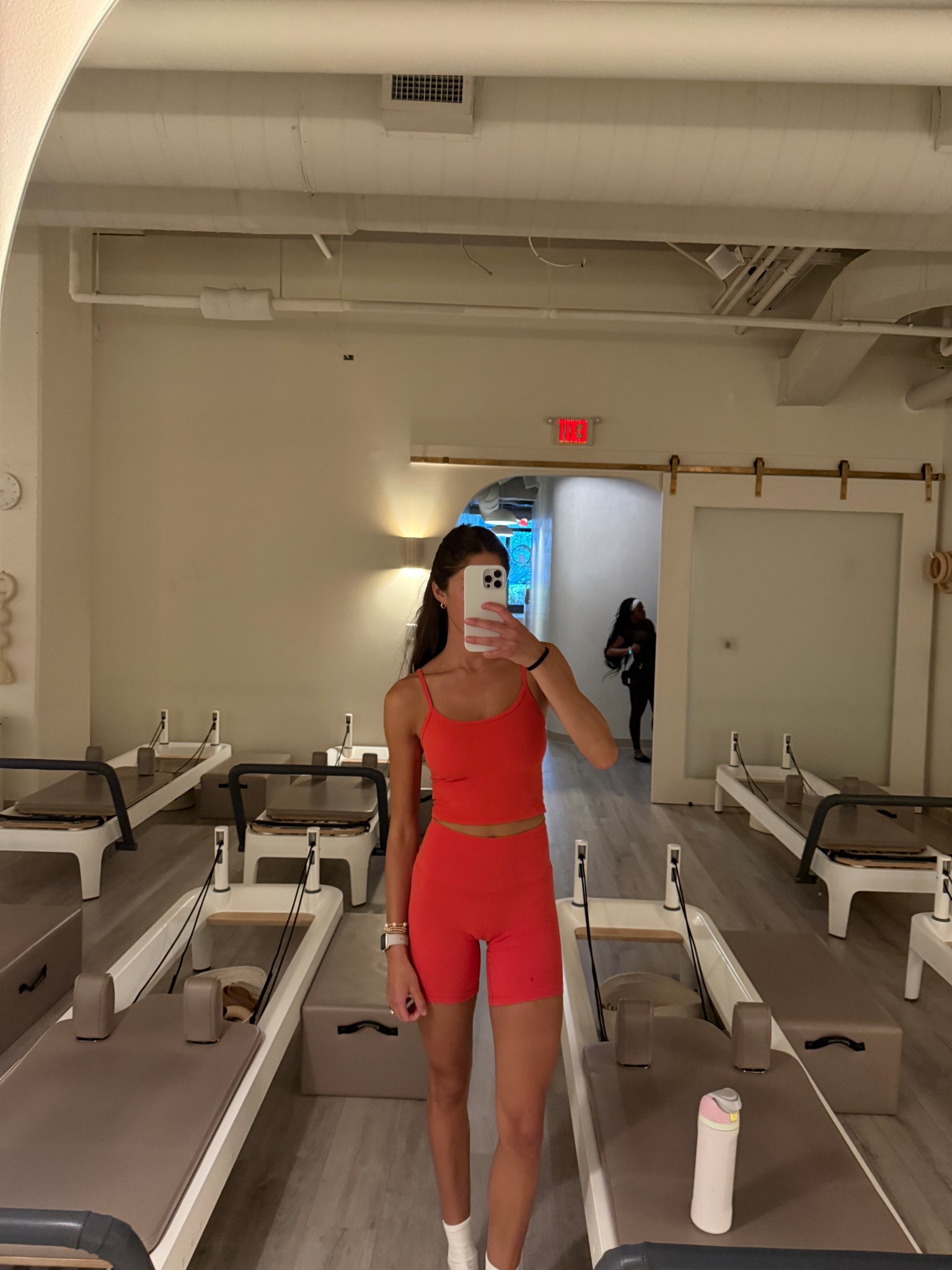 aritzia set i’m obsessed with!! i’m wearing the 7 inch shorts! 