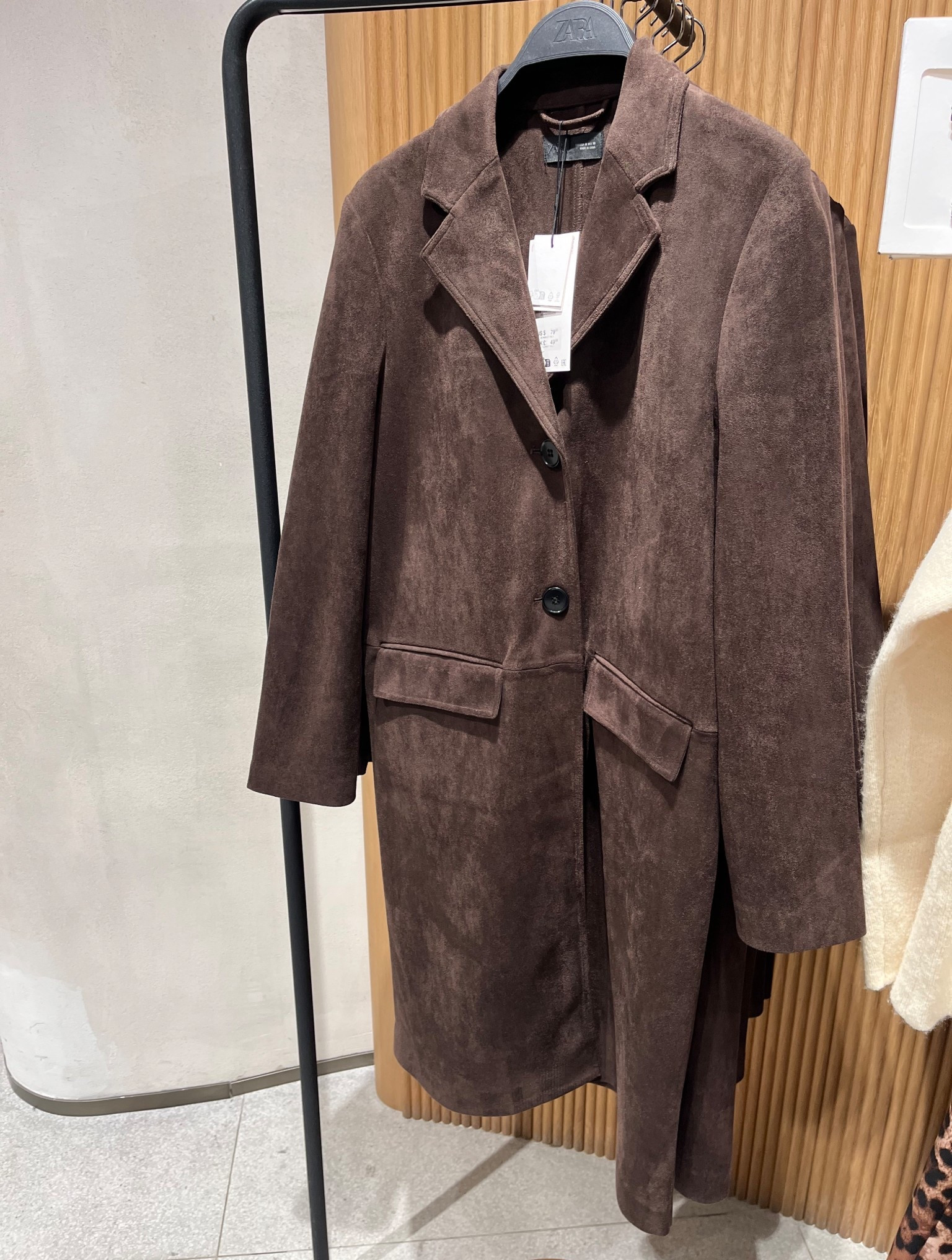 Long coat SZN 🥹🤎

 #autumn #hm #zara 
Tags: autumn outfits, espresso brown, jeans, boots, knee high boots, leather jacket, brown suede jacket sweater , autumn  , office outfit , autumn outfit , jumper , knitwear , H&M , Zara , autumnal dress , tights, boots , leggings , Uggs , trench coat, Ugg boot , rocky oak , suede bomber 

#LTKuk #LTKautumn #LTKwinter