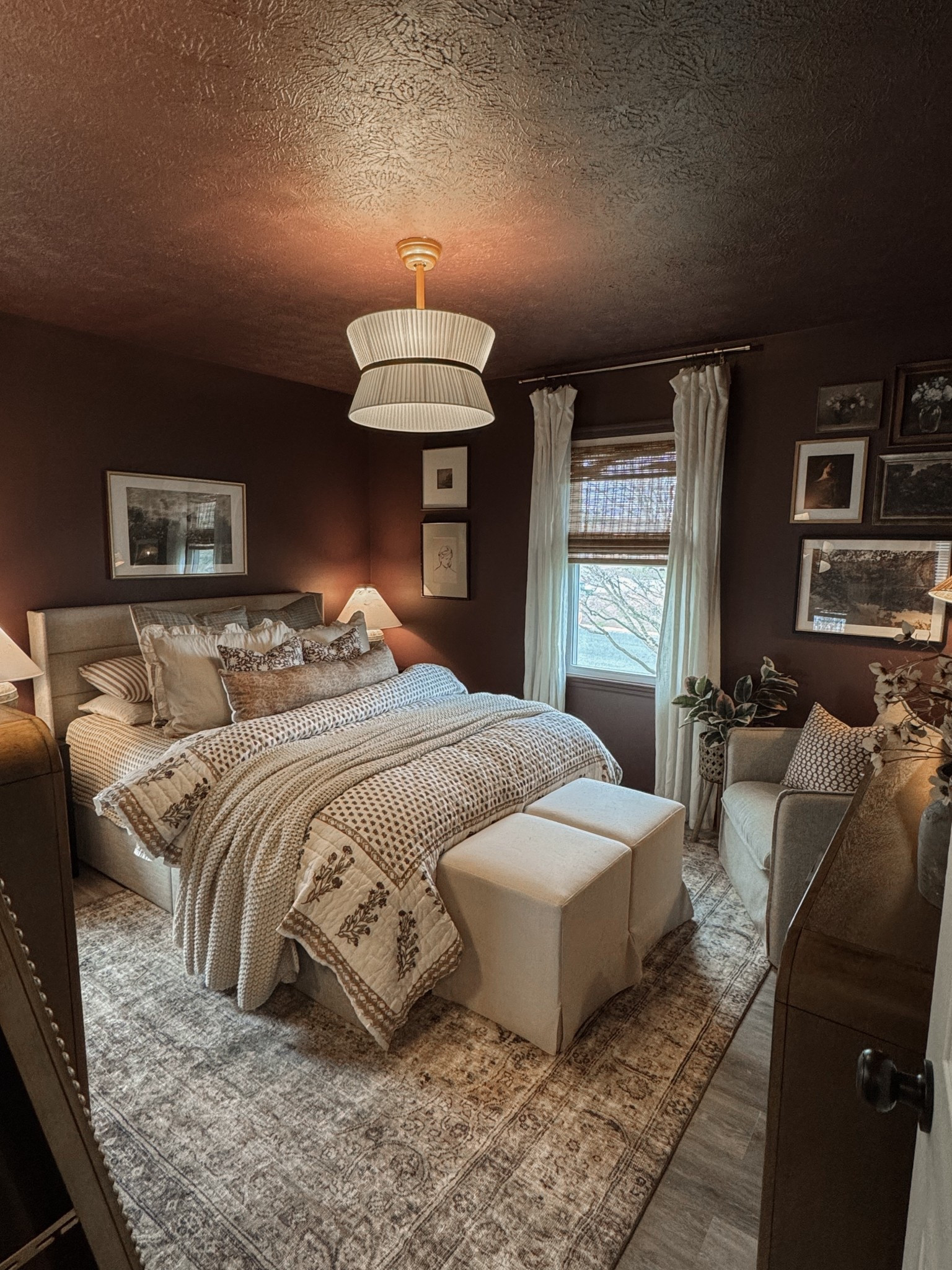 moody spring bedroom refresh 🥀

moody, moody bedroom, spring bedroom, bedroom refresh, spring decor, color drench, color drenching, color drench bedroom, spring

#LTKHome #LTKSeasonal