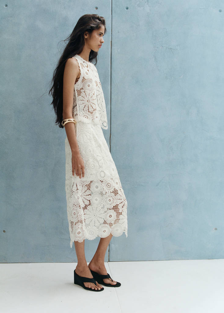 Embroidered top with lace accents off white - Woman - M - MANGO | Mango (US/MX/AU)