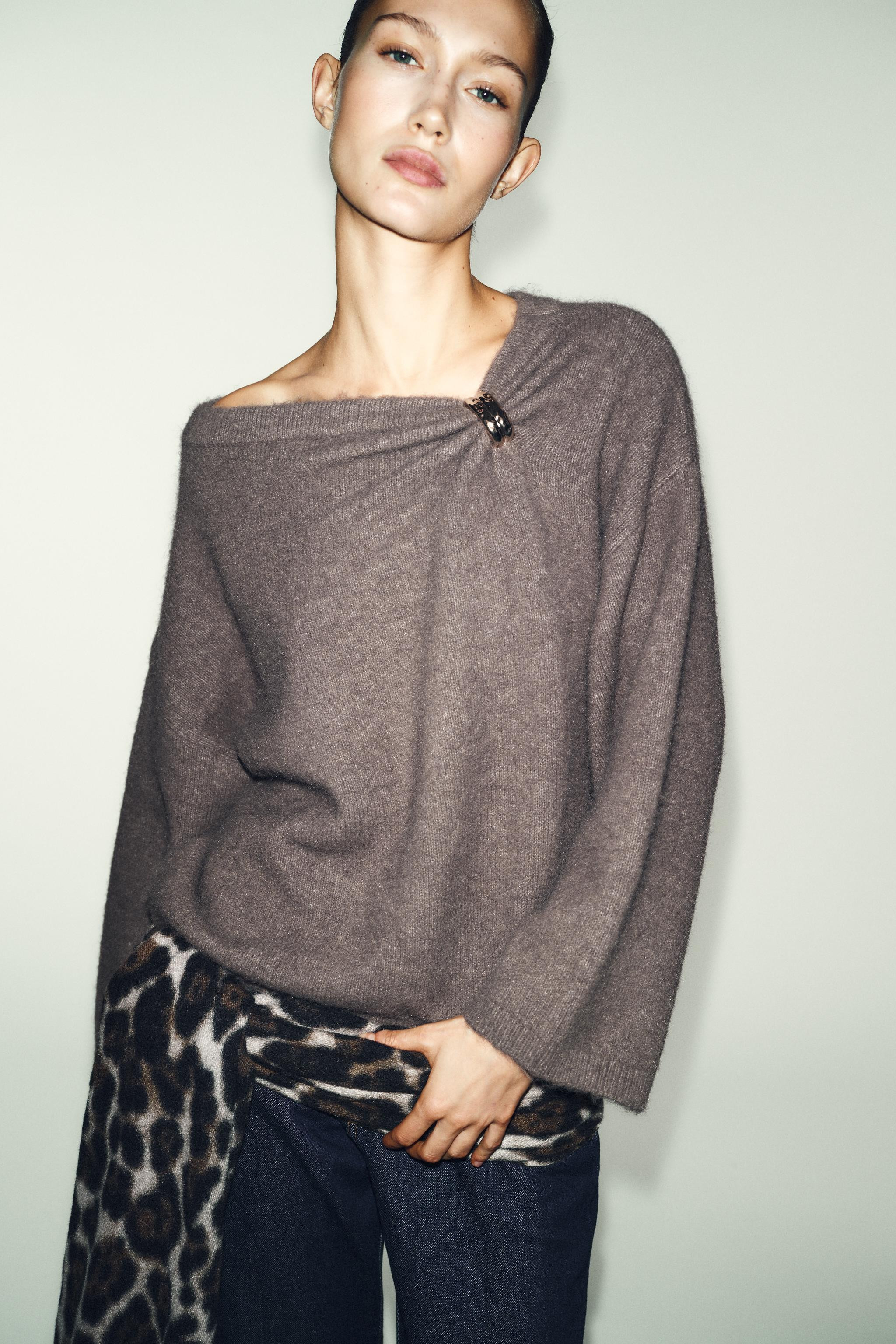 BROOCH KNIT SWEATER | Zara US