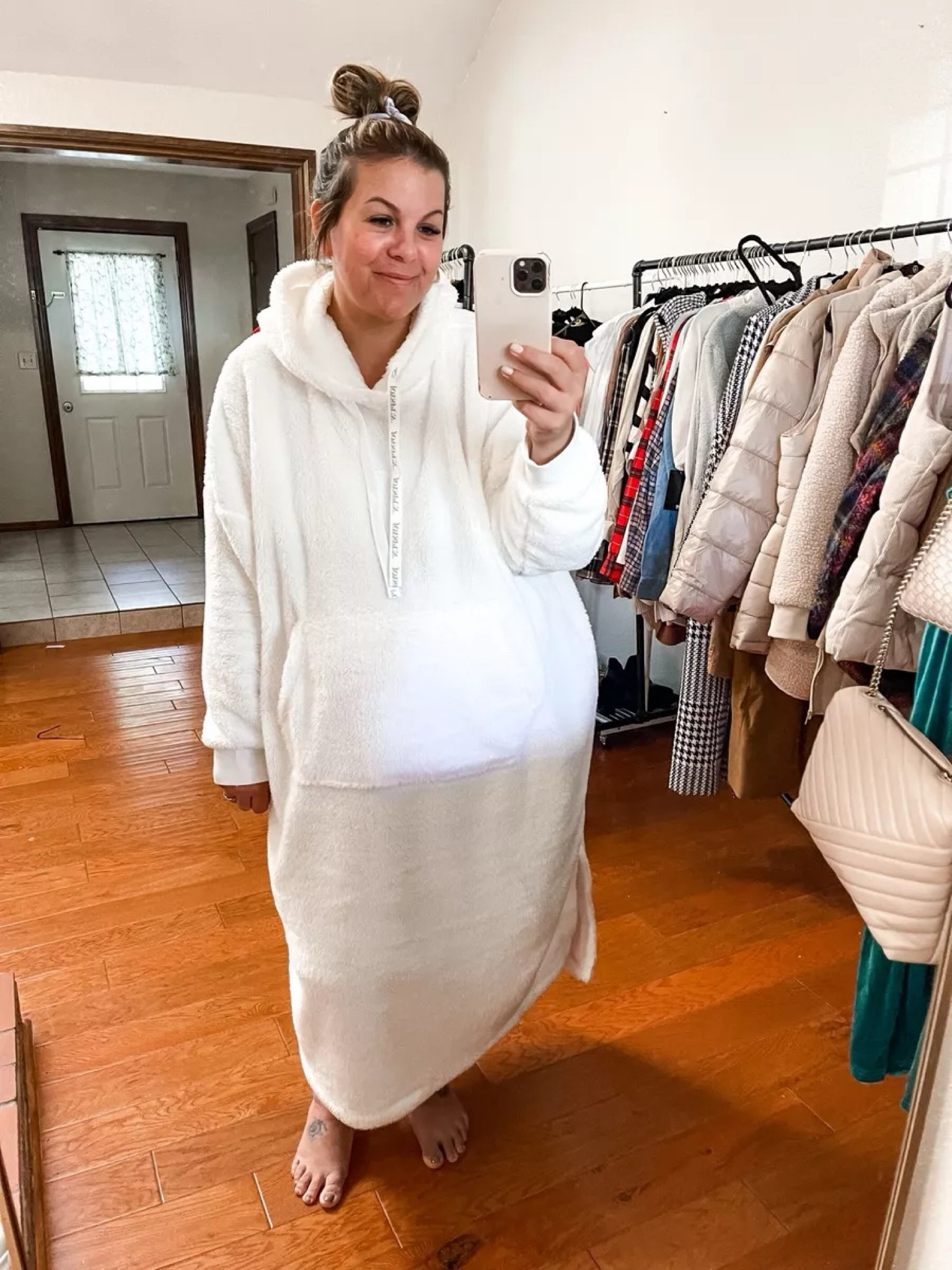 The BEST Christmas gift idea for the person who is always cold! 😂 This Joyspun plush lounger is under $20 and comes in lots of colors, sizes XS-3X with a generous fit. This is seriously the best gift for moms, sisters, mother in laws, grandmothers, EVERYONE!
1/13

#LTKhome #LTKfindsunder50 #LTKplussize