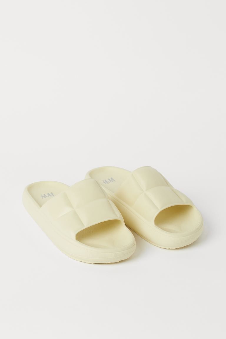 Quilted pool shoes
							
							£8.99 | H&M (UK, MY, IN, SG, PH, TW, HK)