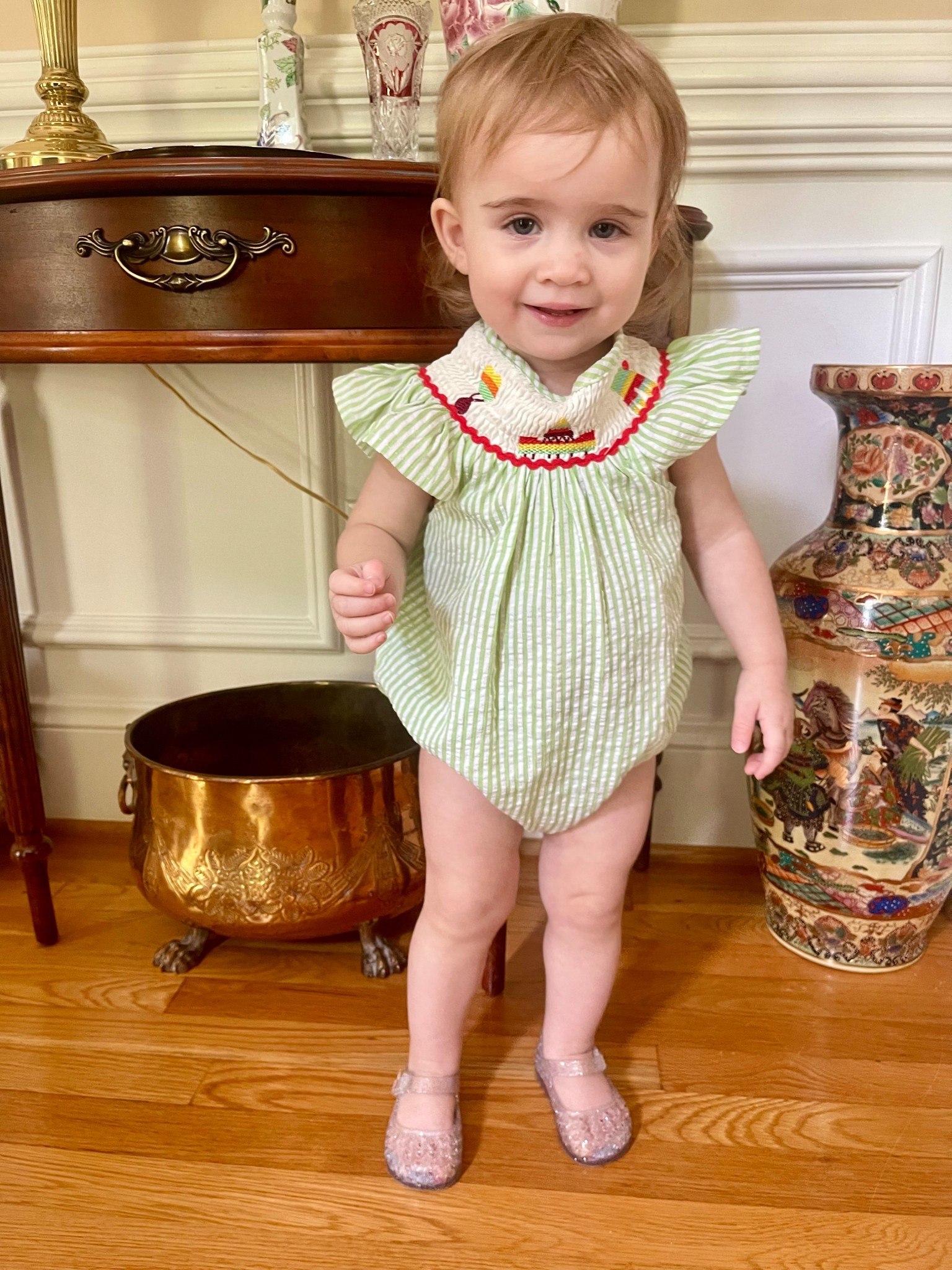 🎉 Adorable toddler style find under $8! 💚 This sweet seersucker bubble romper from Amazon is a must-have for summer and fiesta fun! 🌮🌈 The green and white stripe with embroidered sombreros and bright red ric-rac trim gives it such a playful vintage vibe. The flutter sleeves and smocked neckline are beyond precious! 🥹 Wearing size 12–18M and it fits TTS. Paired it with glittery jelly shoes for the cutest sparkle step ✨👣

🛍️ Linked the romper + similar sparkle shoes for your little one’s sunny day wardrobe 🌞💃

#ToddlerStyle #AmazonFinds #BabyFashion #SeersuckerSeason #SmockedStyle #CincoDeMayoVibes #LTKbaby #LTKkids #LTKunder50 #amazonfashionforkids #mamasfavoritefinds #preppybaby #summertoddlerstyle #cutekidstyle


#LTKFindsUnder50 #LTKKids #LTKBaby