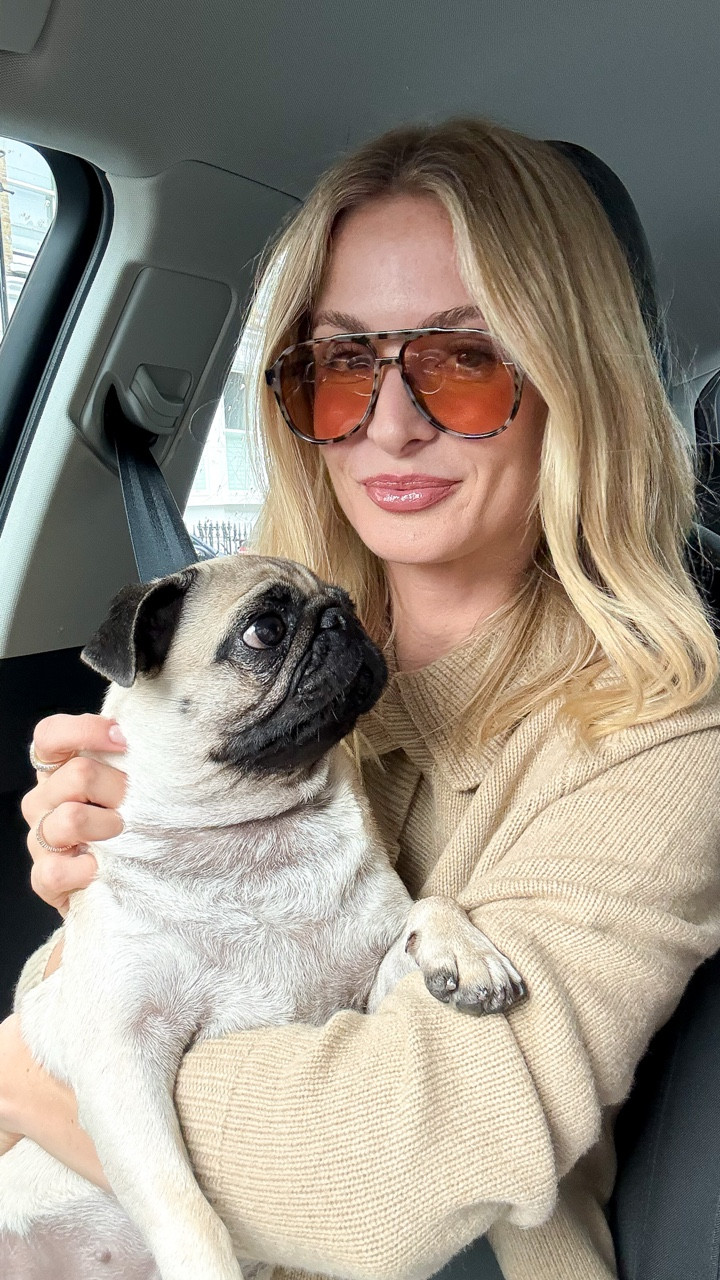 Me tomorrow morning after dropping the girls off at school 😂 Has my embarrassing mum era just begun...listening to my new favourite soundtrack.