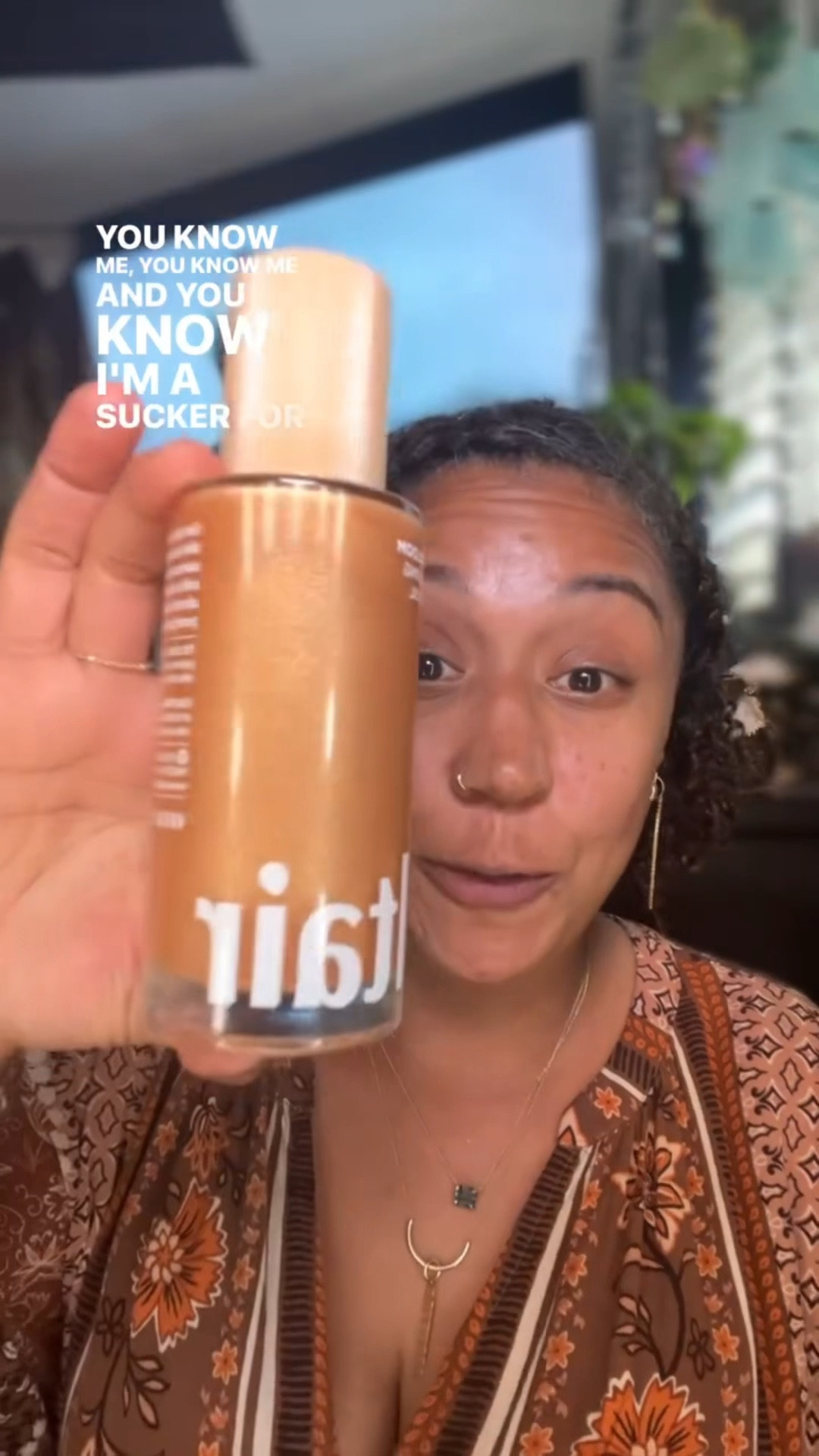 💧 Saltaire vs. Coco Cabana 💛
Which one’s your fave? 👀

🌞I’m all about that summer glow, but not all body oils are created equal! 

🌟 After trying both, the Saltaire Shimmering Body Oil gets a 6/10—it’s nice but doesn’t hit the mark for me. The Coco Cabana by Sol de Janeiro is a solid 10/10—it's a whole vibe! 

😍 The scent is delicious, the hydration is unmatched, and it leaves my skin so soft and glowy! ✨ Total chef’s kiss! 👩🏽‍🍳💋

What’s your go-to body oil? Let me know in the comments!👇🏽

#SkincareSecrets #BeautyBattle #SummerGlow #SolDeJaneiro #CocoCabana #BeautyReviews #GlowingSkin #LikeToKnowIt #Over40Beauty #BrownSkinBeauty #TikTokOver40 #TikTokBeauty40AndUp #SkincareCommunity #SelfCareMatters #ChefKiss #SkinGoals #ViralBeauty

#LTKBeauty #LTKOver40 #LTKWatchNow