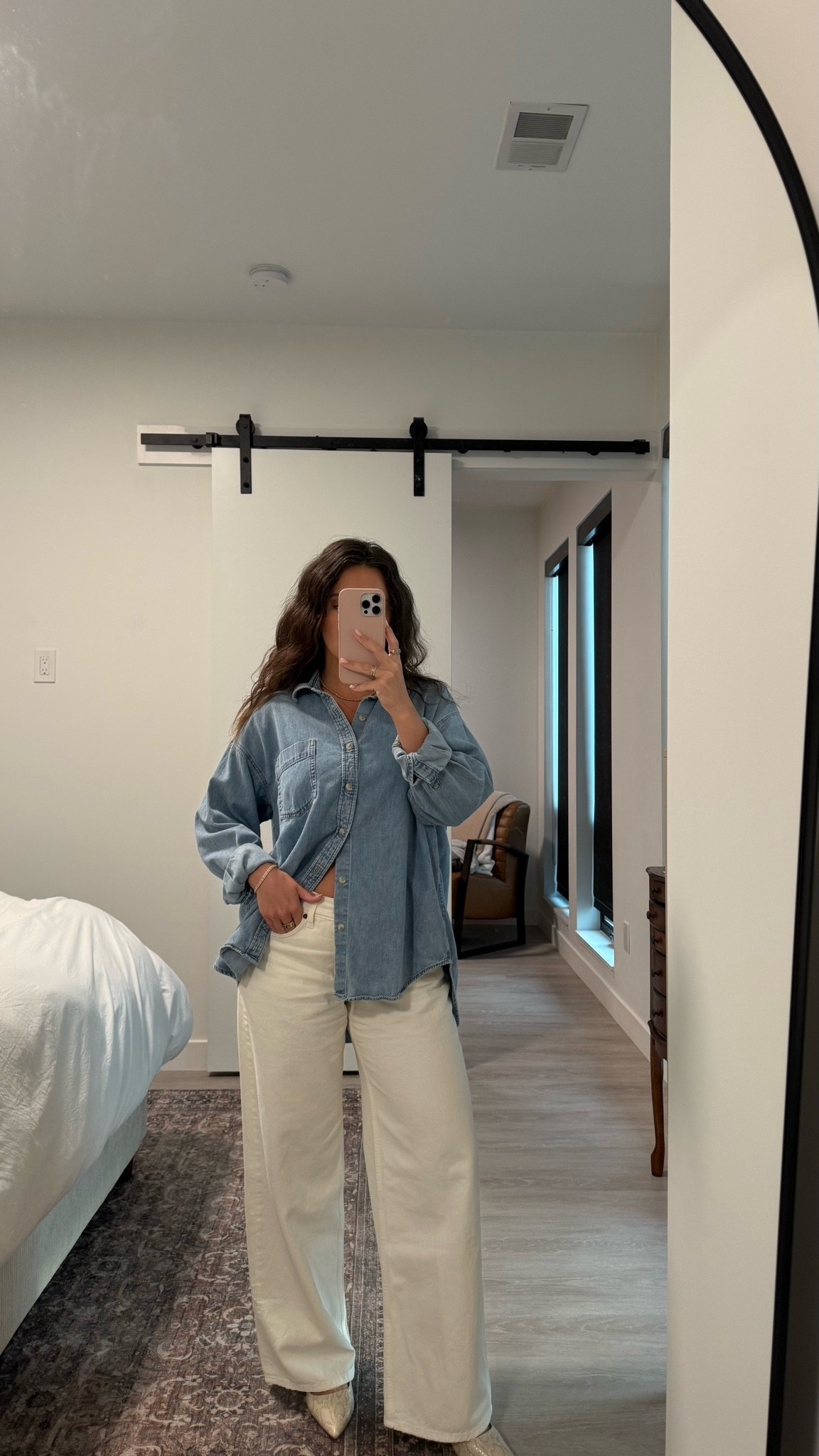 Denim shirt / M 
Jeans / 28 in ecru

#LTKootd