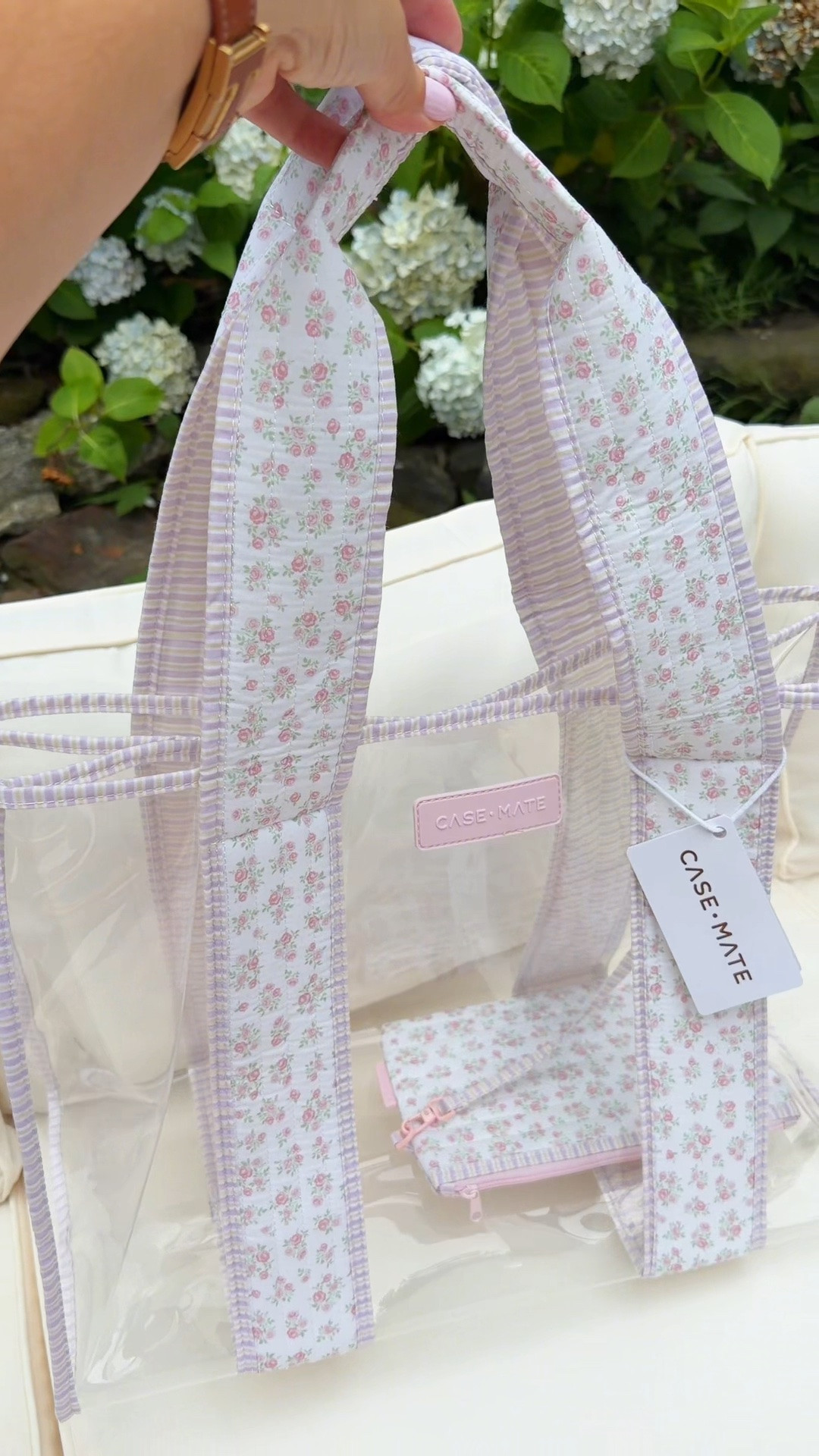 The prettiest jelly bag 🌸🫧

Case-Mate Jelly Tote, waterproof beach bag, clear beach tote, floral beach bag, pink floral tote, summer tote bag, vacation bag, pool bag, large beach tote, cute beach accessories, travel tote, mom beach bag, aesthetic beach essentials, waterproof tote, coastal style.

#LTKSeasonal #LTKmomlife #LTKSwim