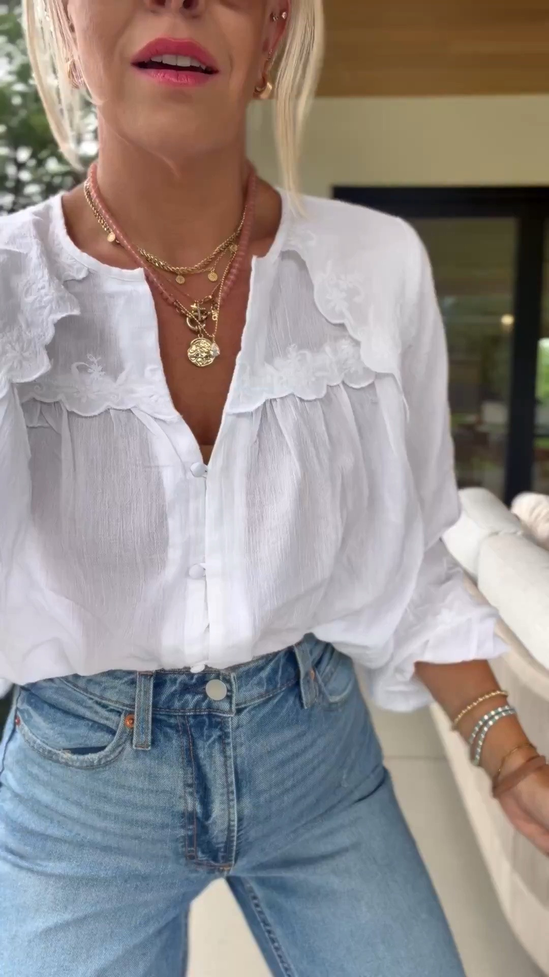 This blouse reminds me of doen!

#LTKootd #LTKgrwm #LTKmomlife
