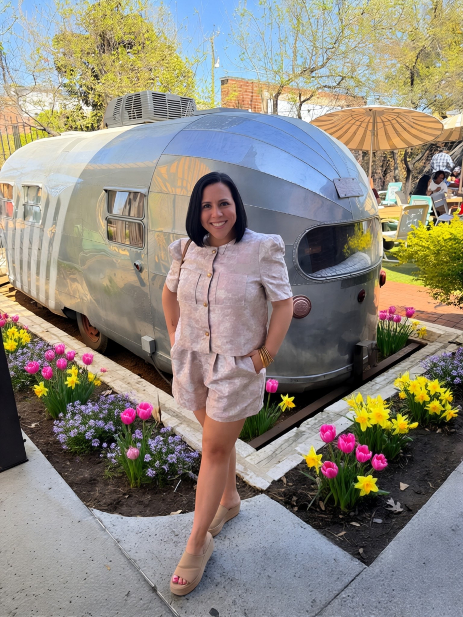 Birthday brunch but make it ✨effortless✨ 🌸🥂

Effortlessly polished, lightweight, and perfect for celebrating in style (with room for dessert, obviously 😉).

Linked my full look — cute, comfy, and birthday-approved 🤍