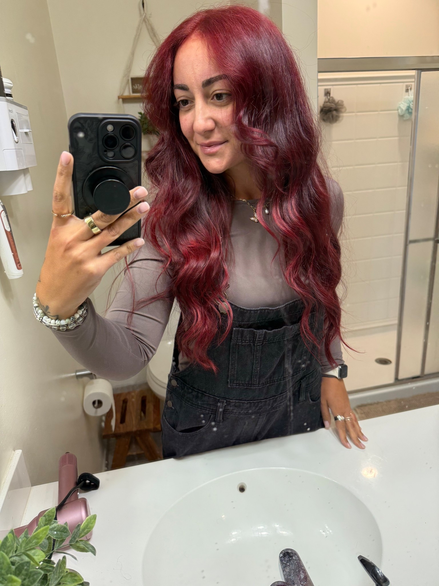 That Fall red color over darker hair 🤌🏼

#LTKBeauty #LTKSeasonal #LTKStyleTip