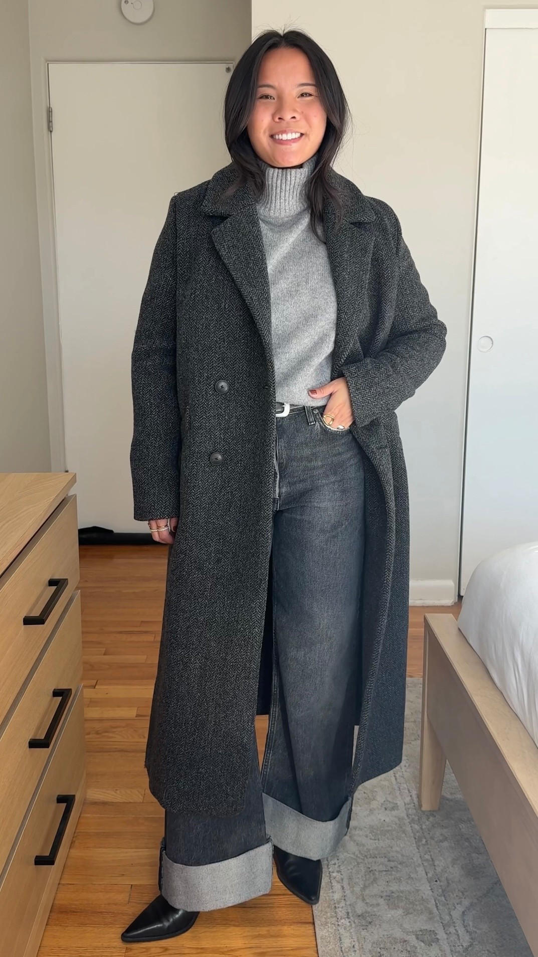 Coat: size 4
Jeans: size 25
Sweater: old Sezane