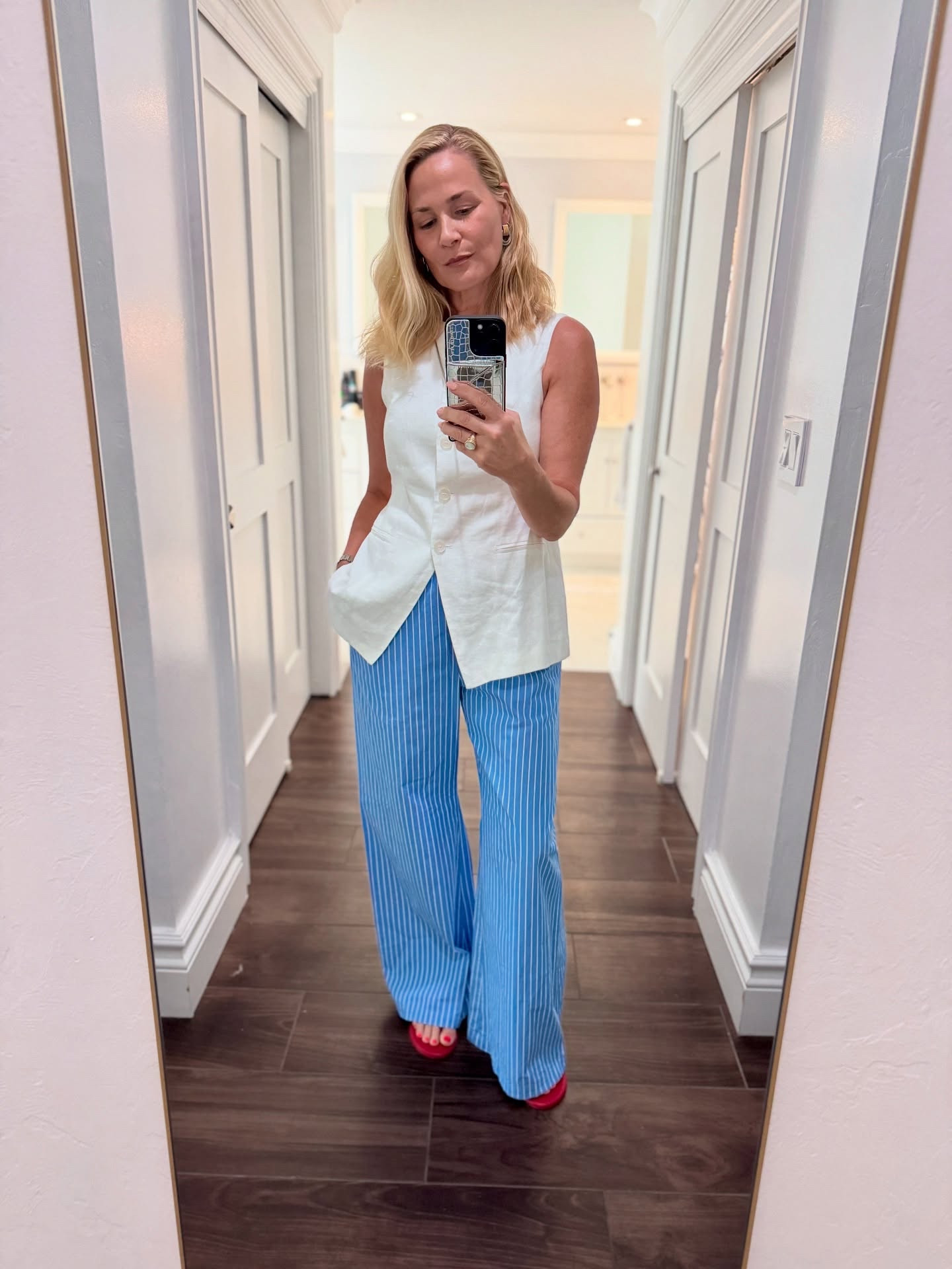 How to style PJ pants for daytime…

I got so many great bits in the J Crew sale recently, many of them went on my trip with me but these striped pants I will be wearing into the fall. 

Sale picks / summer stripes / PJ pants / J crew sale / wardrobe stylist / brand consultant

#LTKStyleTip #LTKOver40 #LTKSaleAlert