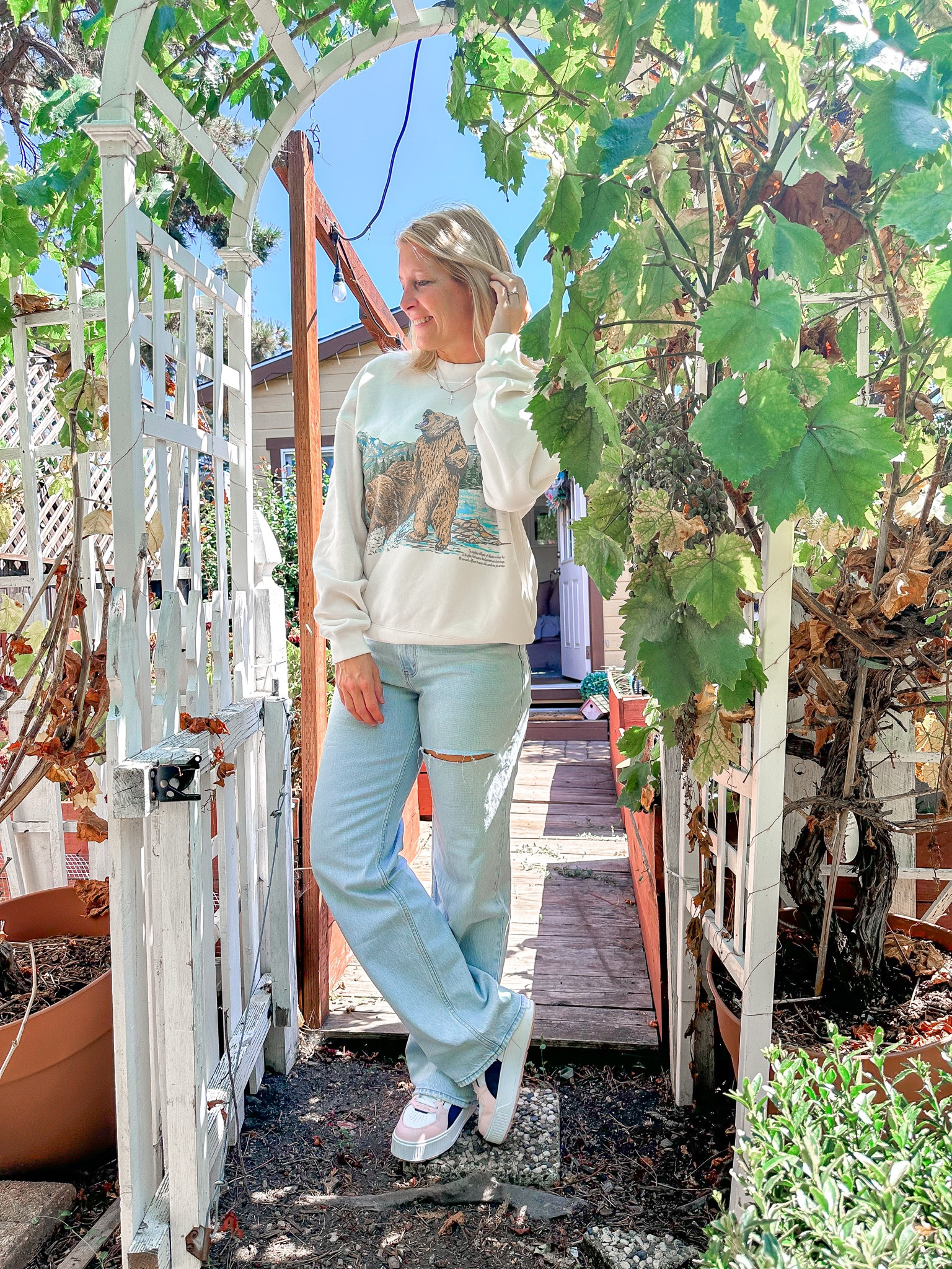 In love with these jeans from abercrombie, with a cute graphic shirt you have your perfect casual look! 

everything is true to size. 



#LTKshoecrush #LTKSale #LTKstyletip