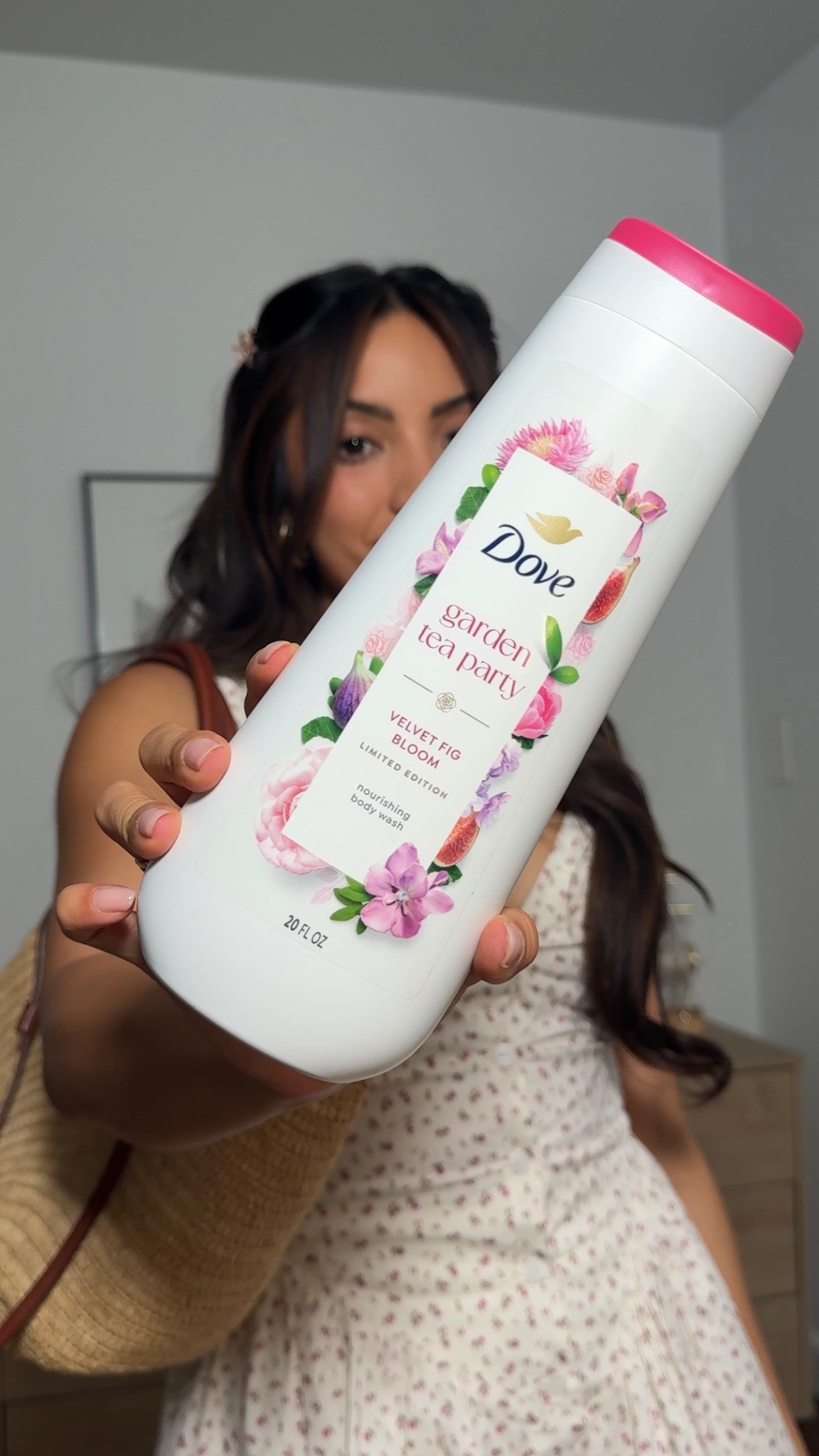 #DovePartner #ad Soft fresh and clean skin all thanks to the new @dove garden tea party
body wash! This is one of four limited edition scents that are now exclusively available at
@target! My favourite is the Velvet Fig Bloom scent!
#DoveGardenTeaParty, #TargetExclusive #TargetPartner #Target