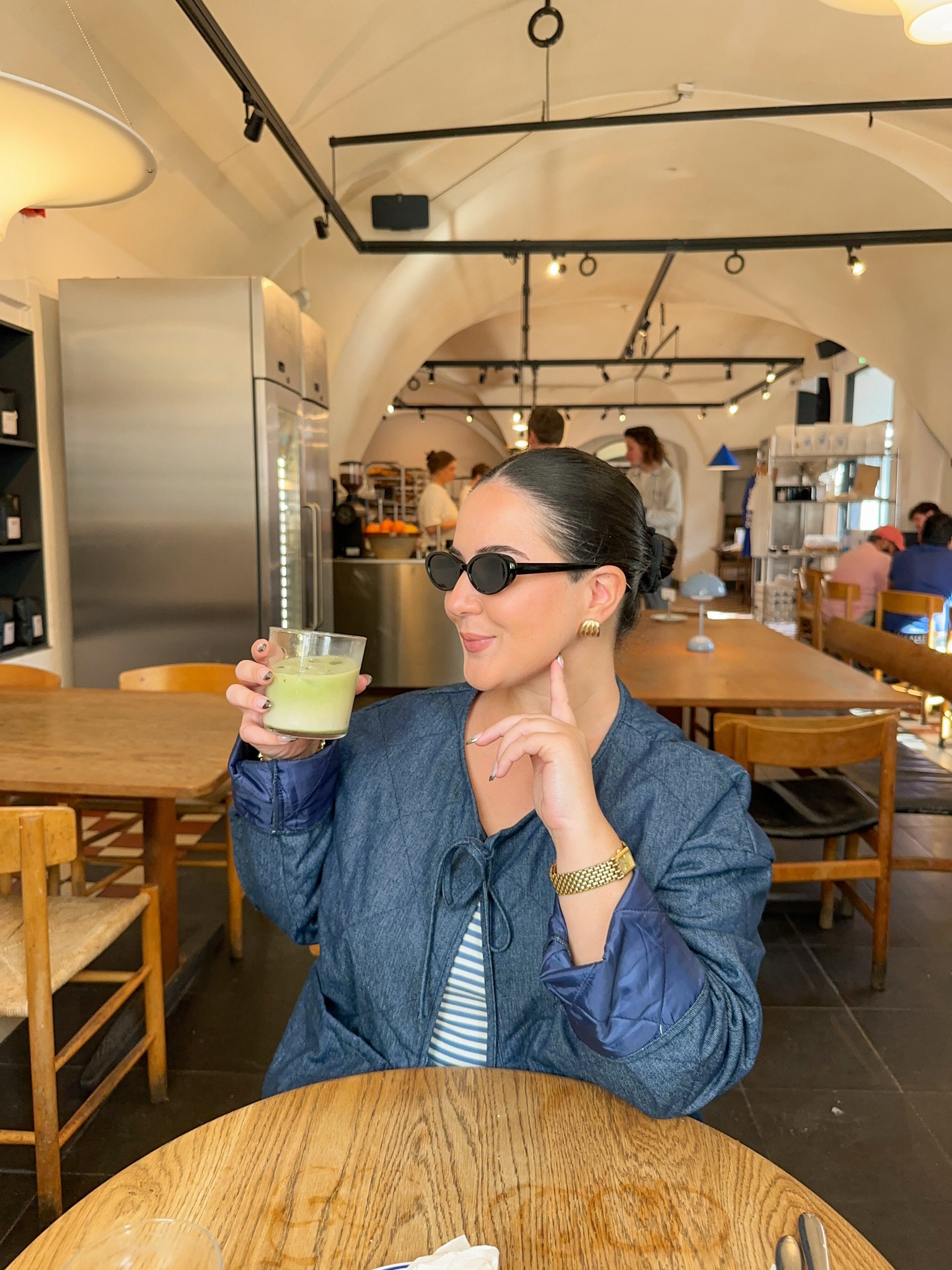 love this quilted jacket - wearing an XS/S ✨ // fall transition outfits, fall outfits, sunglasses, fall jackets

#LTKStyleTip