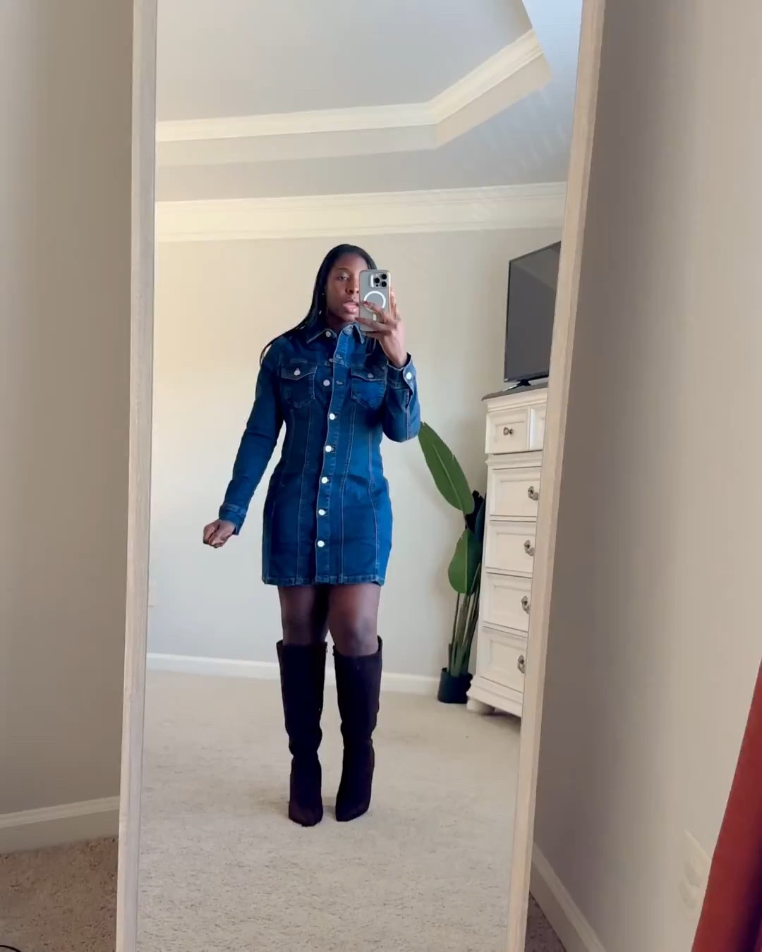 How CUTE is this denim dress?? 

#LTKSaleAlert #LTKFindsUnder50 #LTKStyleTip