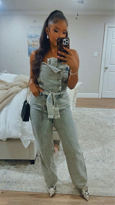 Denim jumpsuit for the win - fits TTS 💞  

#LTKfindsunder50 #LTKfindsunder100