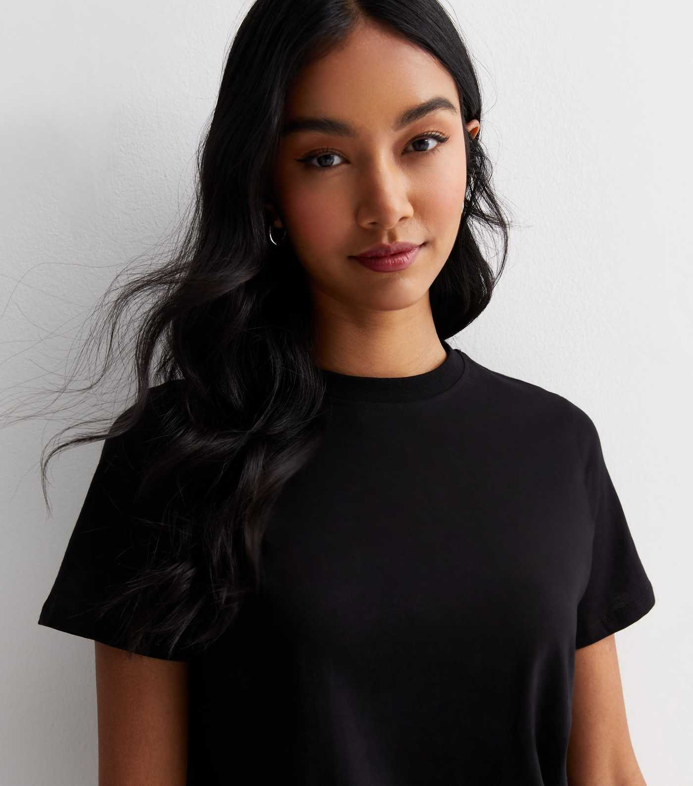 Black Cotton Crew Neck T-Shirt
						
						Add to Saved Items
						Remove from Saved Items | New Look (UK)
