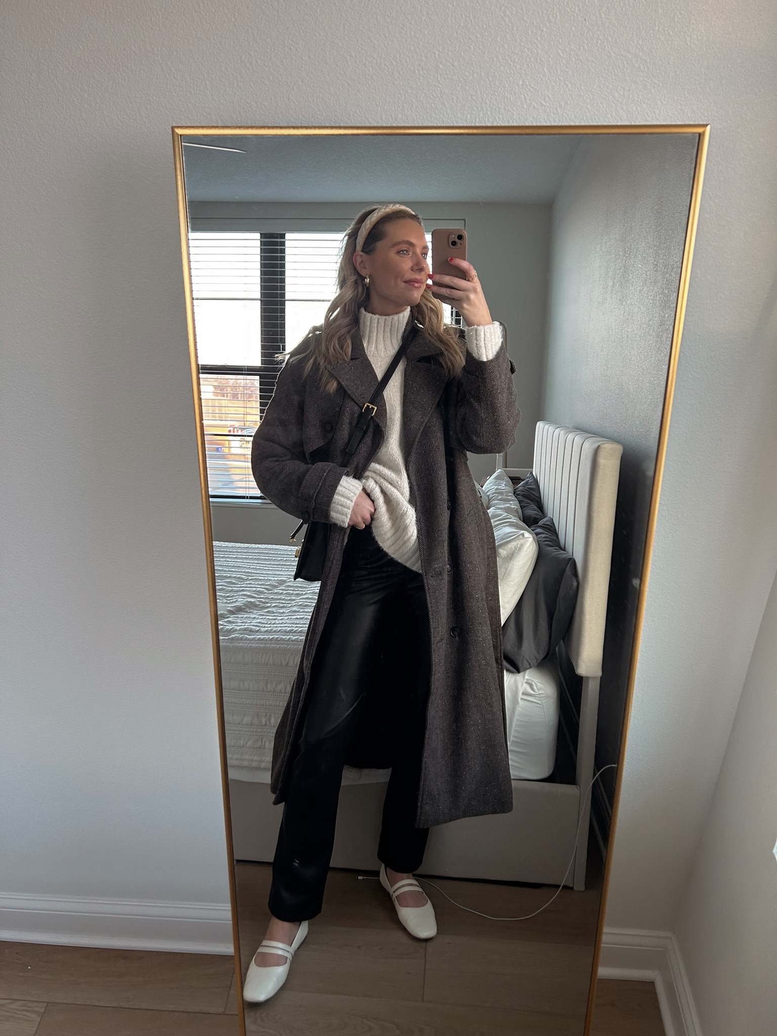 Office ootd 🫶🏻 wearing a 4L in pants and medium in sweater! 

#LTKstyletip #LTKfindsunder100 #LTKfindsunder50