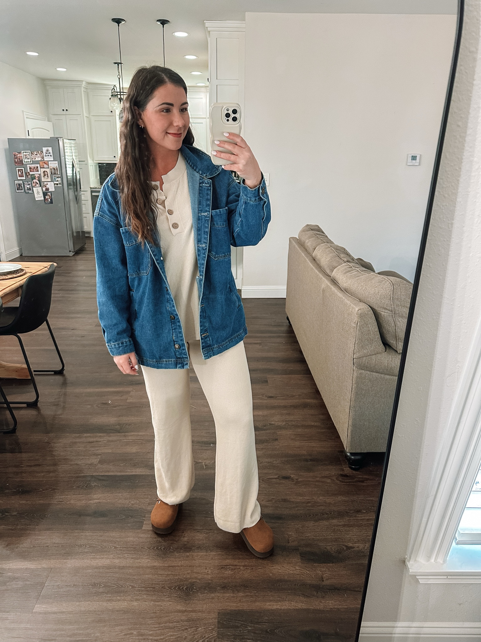 My favorite, comfy but cute outfit right now! 

#LTKMostLoved #LTKFindsUnder50 #LTKStyleTip