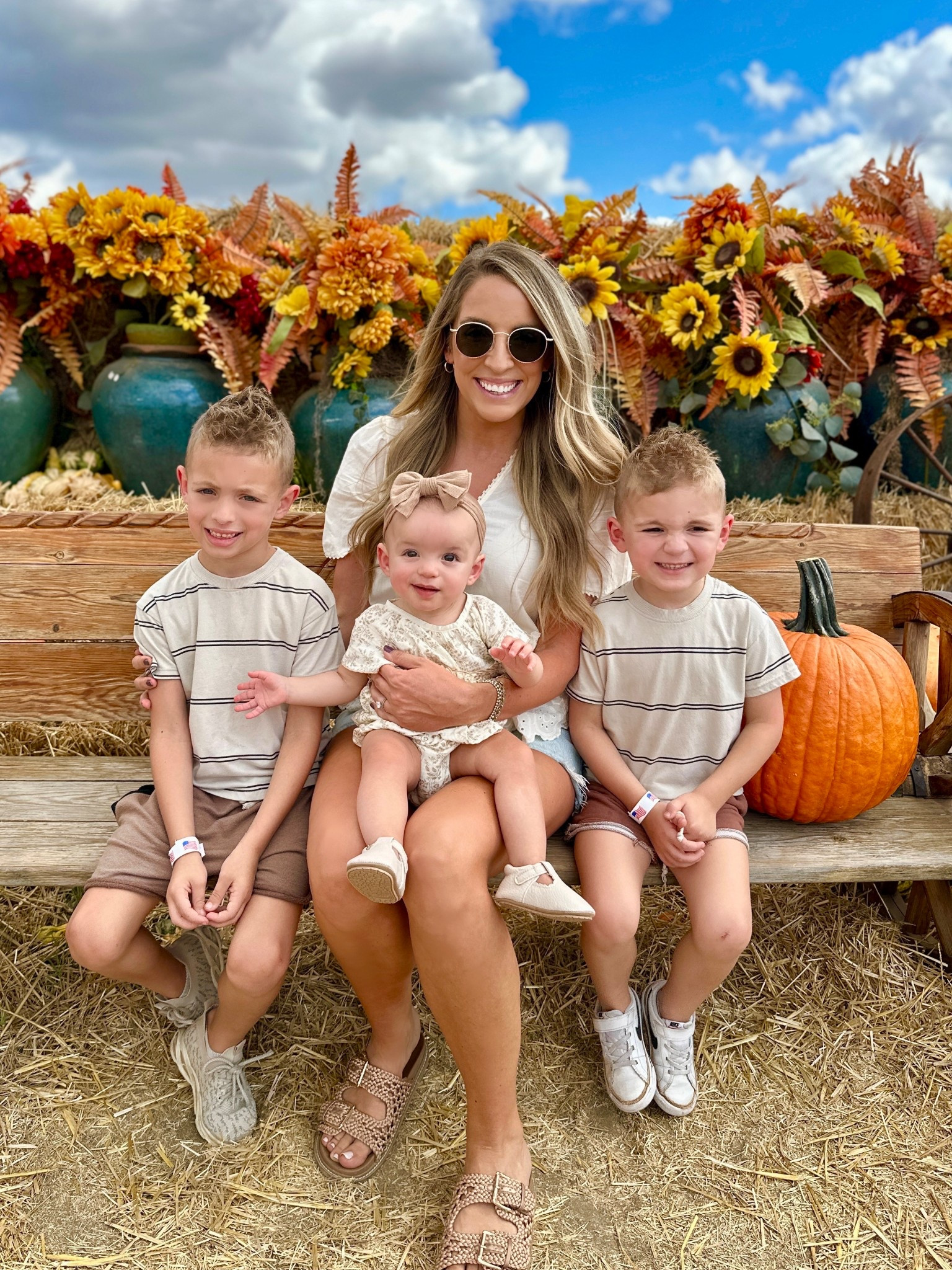 A weekend of pumpkin patch adventures with our little crew 🎃 Hard to believe that just last year we were here with the boys & Nora was still in my belly & now she’s here in our arms taking it all in with us 🧡
.
.
.
.
.
#PumpkinPatchAdventures #FallFamilyPhotos #LittlePumpkin #PumpkinPatchKids #FallMemories #AutumnWithBaby #FamilyFallFun #CutestPumpkinInThePatch #FallFamilyVibes #PumpkinPicking 

#LTKSeasonal #LTKFamily #LTKBaby