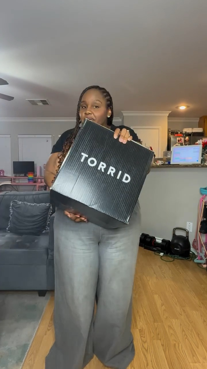 🩷 First @torrid fit in 2005. First PR in 2025.

Same Torrid girl, just upgraded 😍✨
Try-on coming soon 👀 Which piece should I start with?

#LTKFindsUnder100 #LTKSeasonal #LTKPlusSize