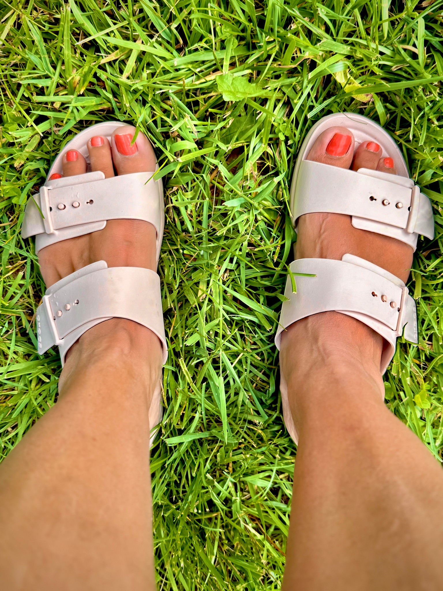 I’m 23 weeks pregnant and somehow hit 10,000 steps — comfortably — in these. The Crocs Brooklyn Buckle Low Low in Quartz are super lightweight, have a cushioned LiteRide™ footbed, and that soft, flexible upper that doesn’t rub. Honestly? They’re so comfy I can waddle with confidence 😂 #ad #CrocsPartner #CrocsSandals #BrooklynBuckle @crocs #giftedbycrocs#LTKSummerEdit

#LTKShoeCrush #LTKBump