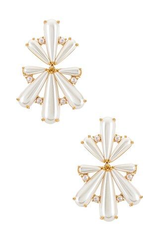 Lele Sadoughi Squash Scalloped Pearl Chandelier Earrings from Revolve.com | Revolve Clothing (Global)