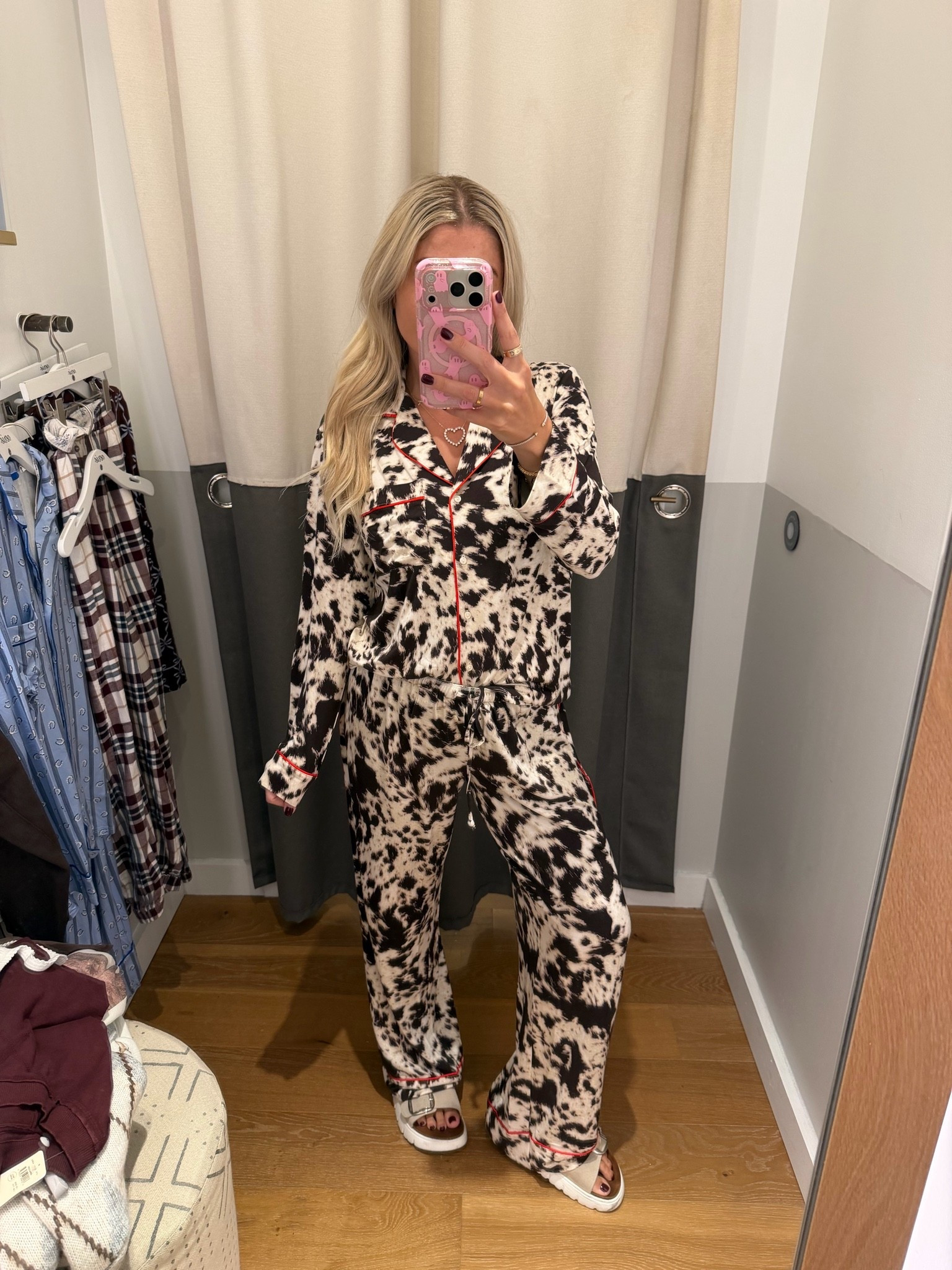 New @Aerie real soft pjs!
Size xs
Sandals tts