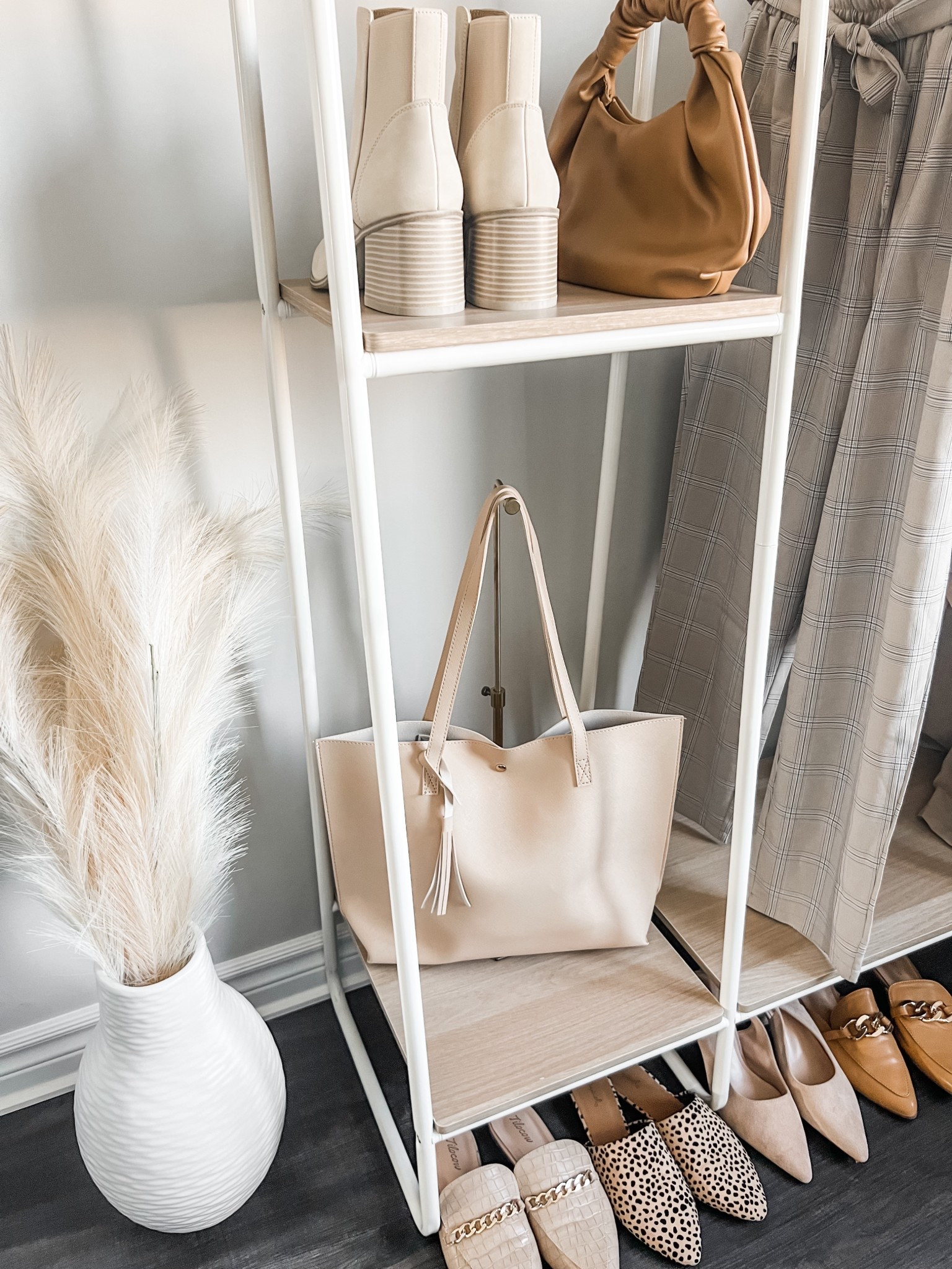 Tagging the most adorable tote I own! It comes in tons of colors and finishes! 

#LTKShoeCrush #LTKHome #LTKItBag