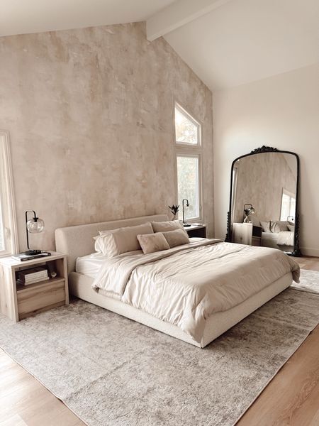 Favorite room ✨☁️

Home decor • neutral decor • beige interior • wallpaper • master bedroom


#LTKhome