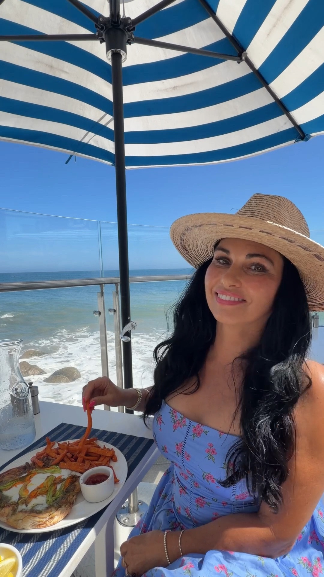 Summer Dresses! 🌸

I love a cute mini dress for a fun beach day.

It's the perfect comfy vacation outfit that doubles as a fun date night outfit.

#summeroutfitsover40
#shortdress #marneystidbits #vacationoutfitsbeach #floraldress
#LTKootd #LTKSaleAlert
#LTKTravel