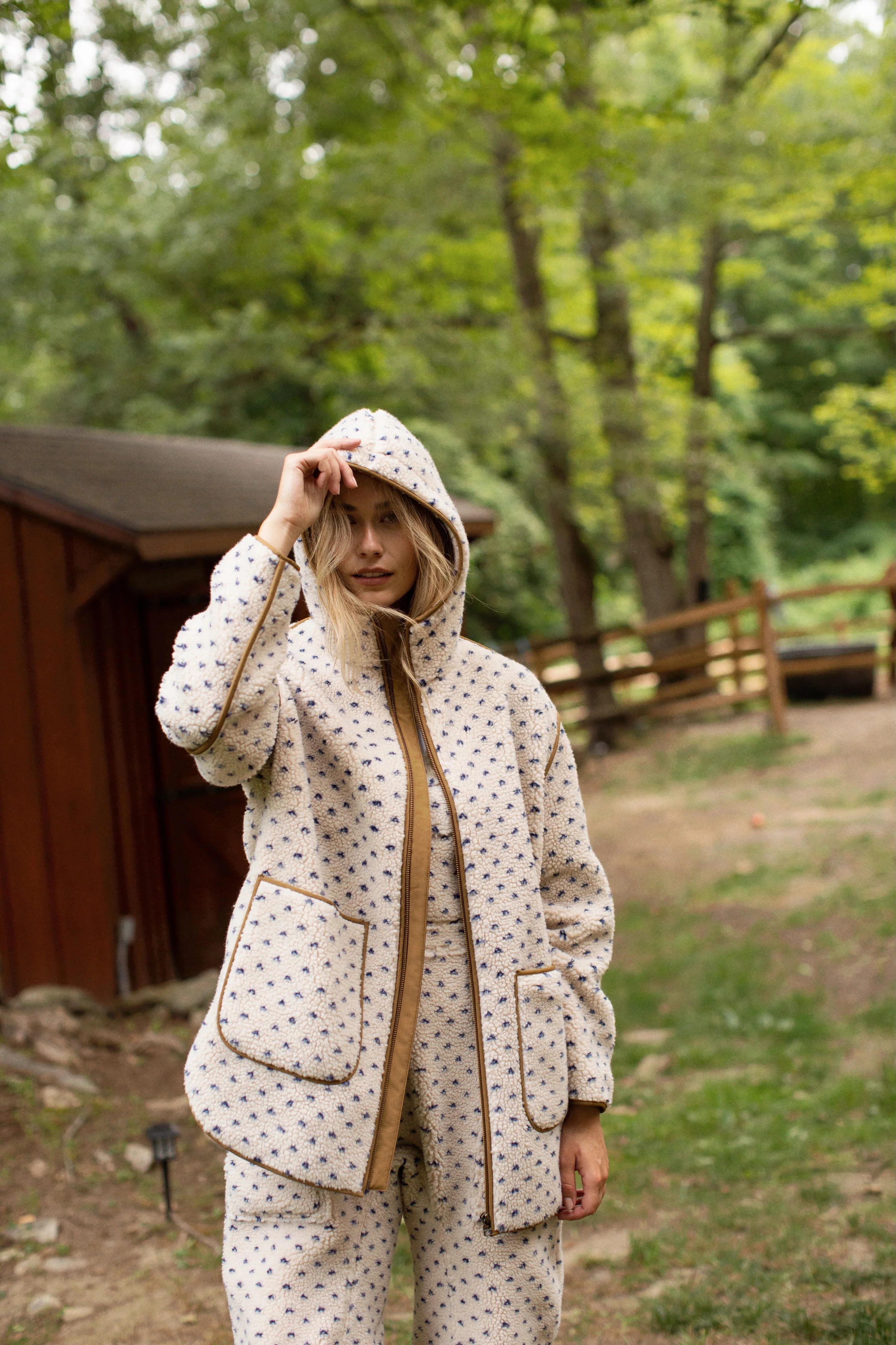 Hooded Sherpa Jacket - Ivory/Blue Birdseye | Marea