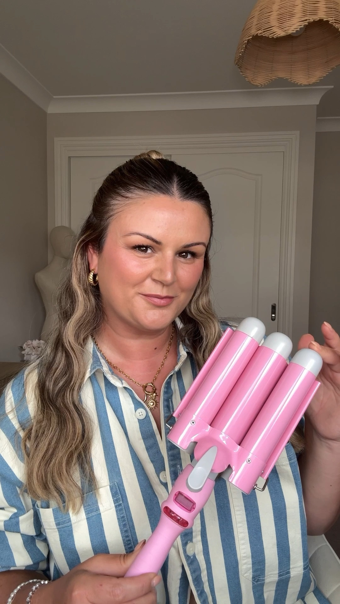 Everyone’s over here obsessing about Margot Robbie’s hair, well this is what you need to recreate it 💕


#LTKaustralia #LTKbeauty #LTKsummer