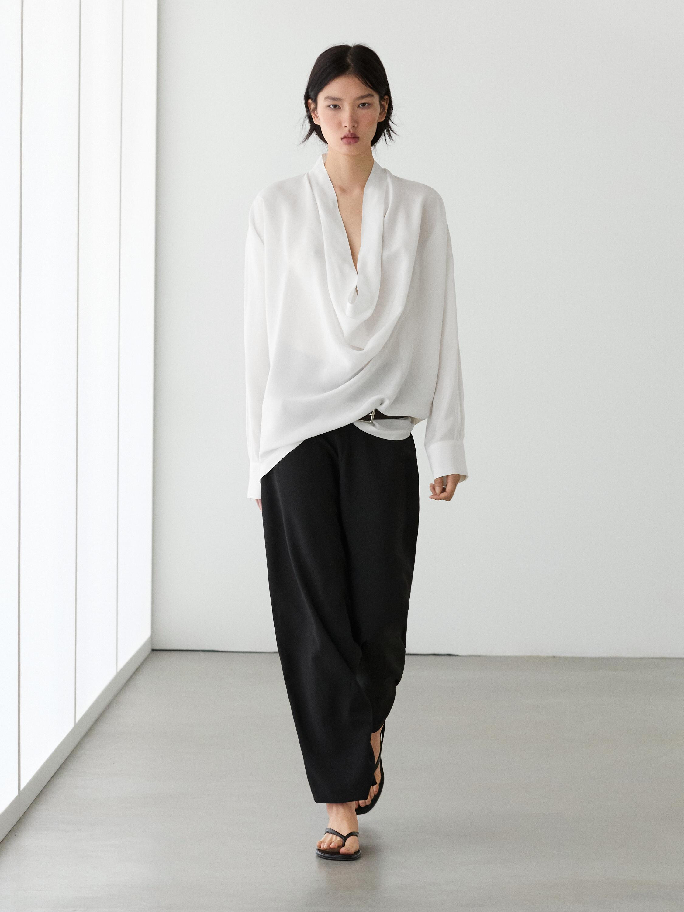 Chemisier fluide \u00e0 d\u00e9collet\u00e9 drap\u00e9 | Massimo Dutti FR