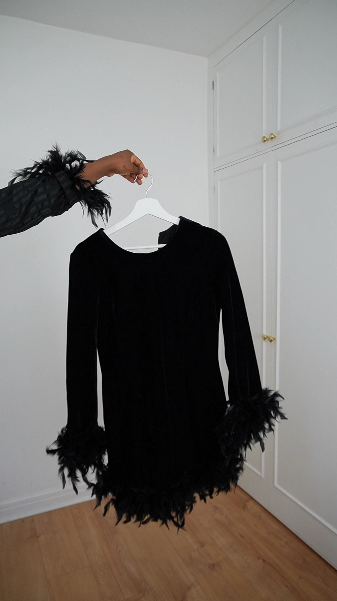 Christmas dress🎄🎄 sized up to a size 10 and the feathers are giving all the festive and chic vibes 
Christmas dresses, Christmas outfit, festive outfit, Christmas dinner outfit, party wear dress 

#LTKstyletip #LTKCyberWeek #LTKpartywear