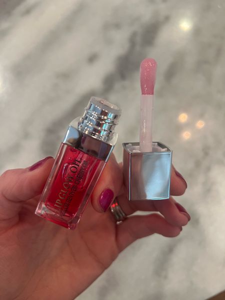 Dior lip oil dupe and it’s really good!! 💋

$9 and comes in so many pretty shades and transparent! Also is a lip plumper



#LTKSeasonal #LTKunder50 #LTKbeauty