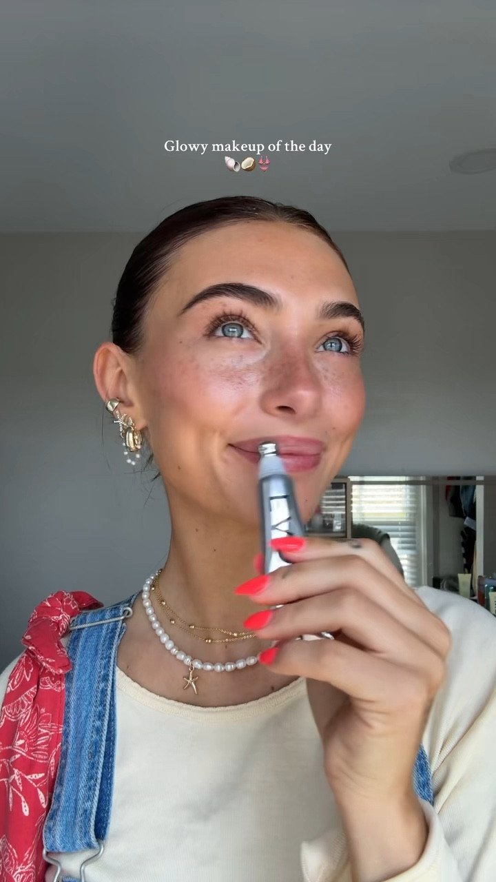 GMOTD 🥥🐚👙

#LTKBeauty #LTKSummerEdit